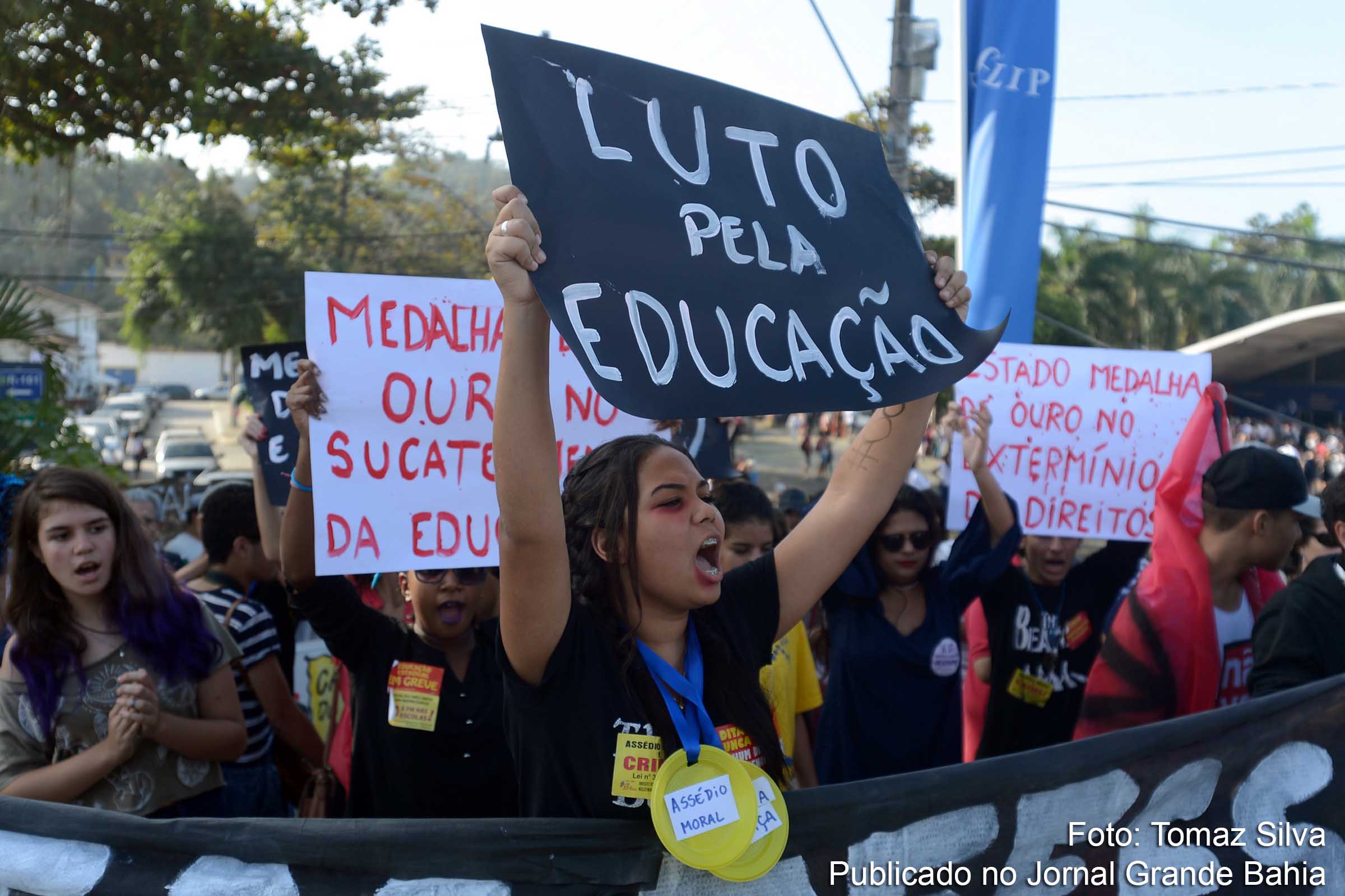 Educação no Brasil atravessa impasse, com recursos elevados e baixa qualidade do serviço prestado.