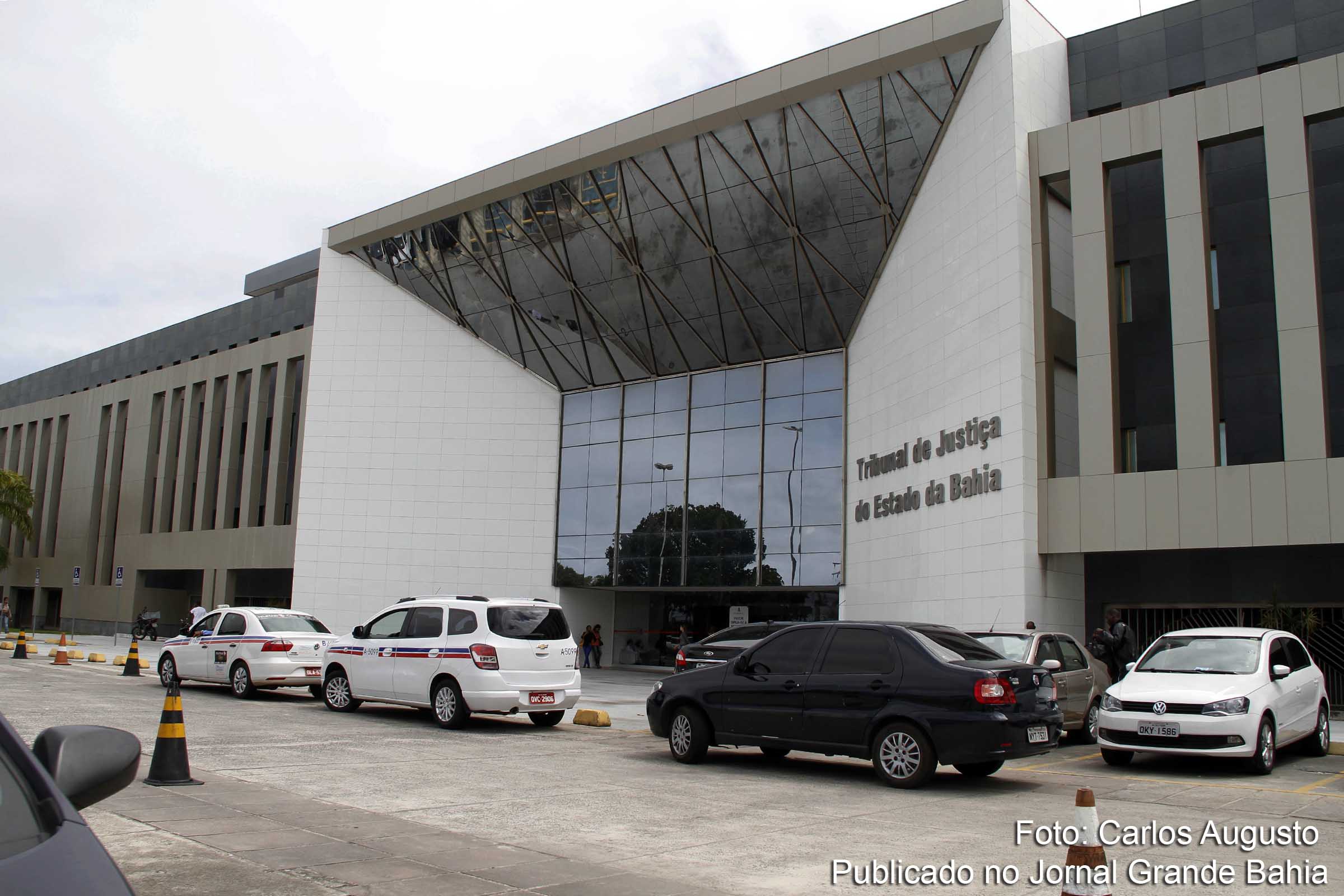 Fachada do Tribunal de Justiça da Bahia (TJBA). Ex-membros do poder judiciário são alvos de ação do Ministério Público do Estado da Bahia (MPBA).