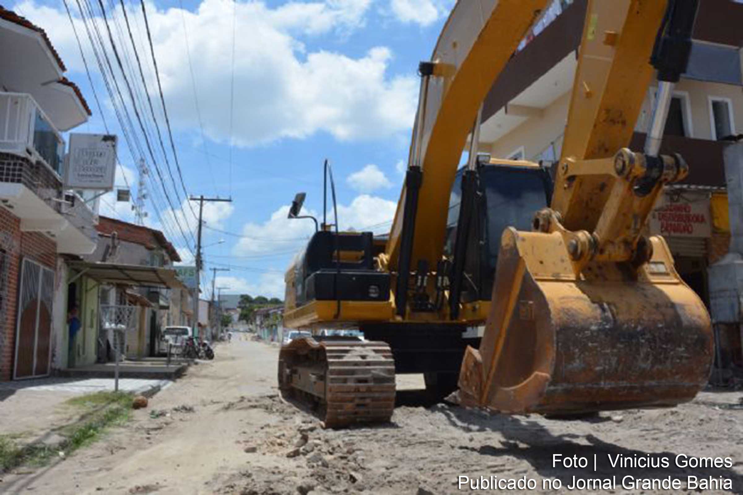 Parte do Tunnel Liner aduelas estão sendo colocadas na rua São Luiz.
