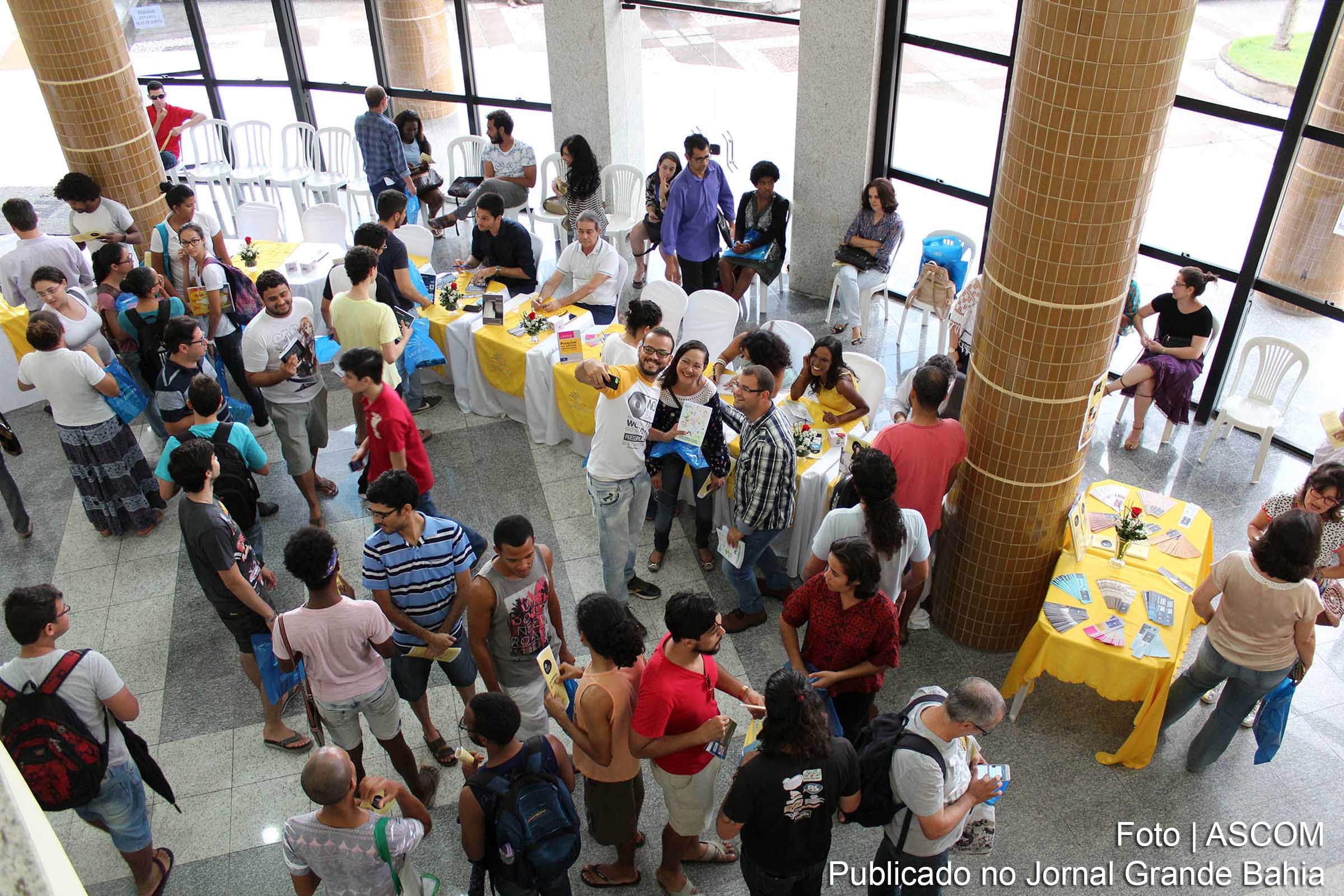 Uefs Editora lança mais 15 títulos e completa seis anos com 181 obras publicadas.