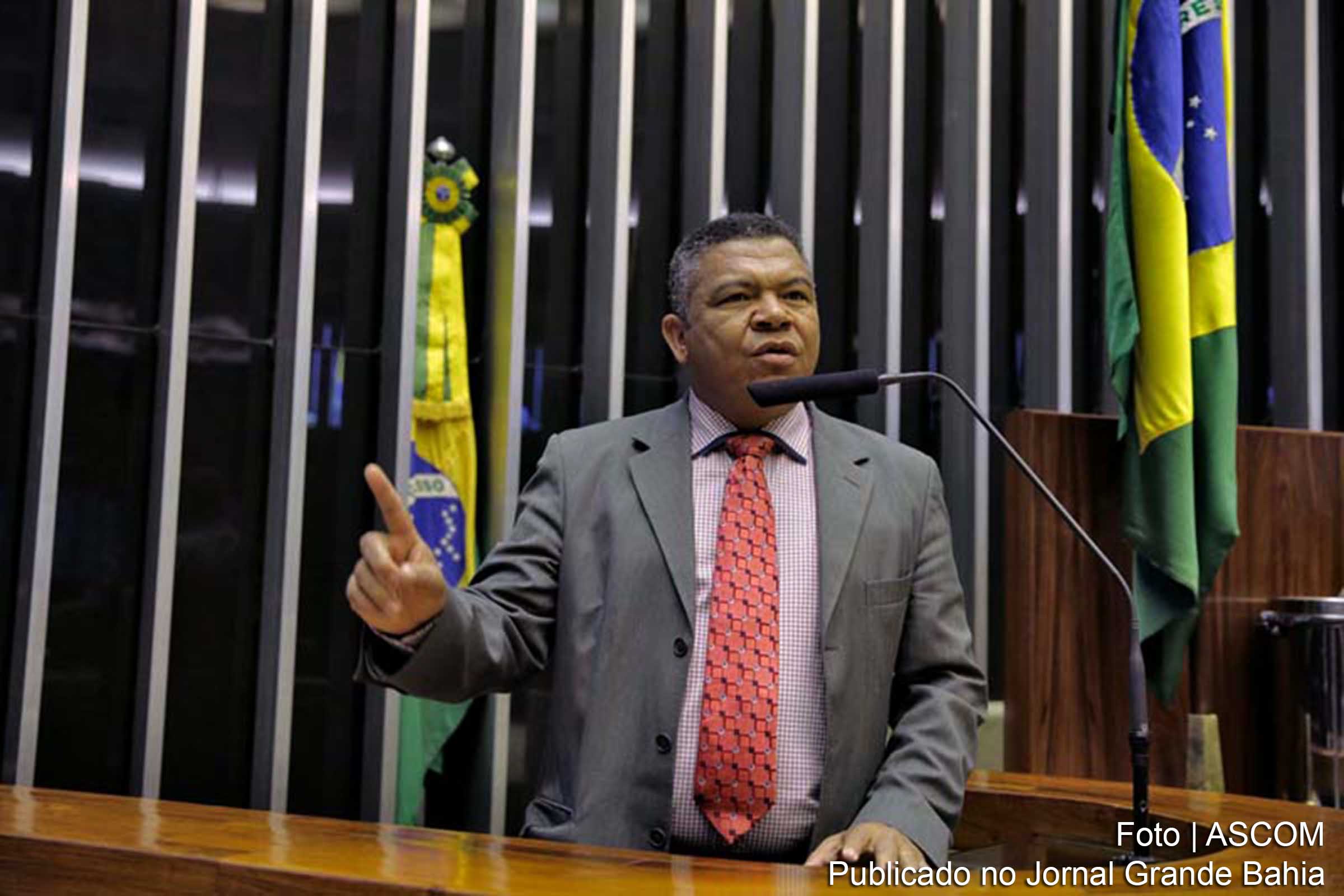 O deputado federal Valmir Assunção critica política econômica do governo Temer.