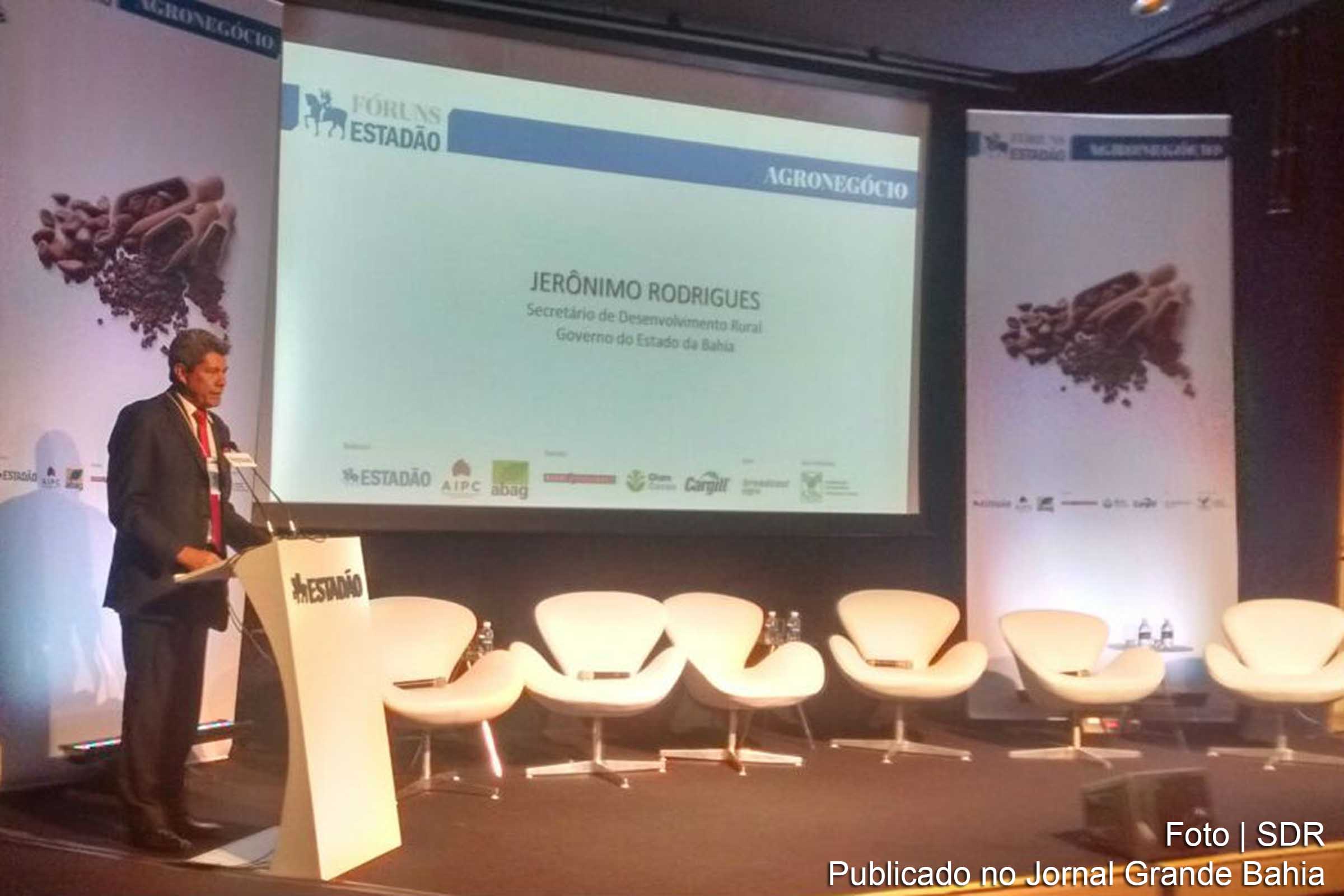 Secretário Jerônimo Rodrigues palestrou durante 'Fórum Estadão - A importância do cacau para a economia brasileira'.