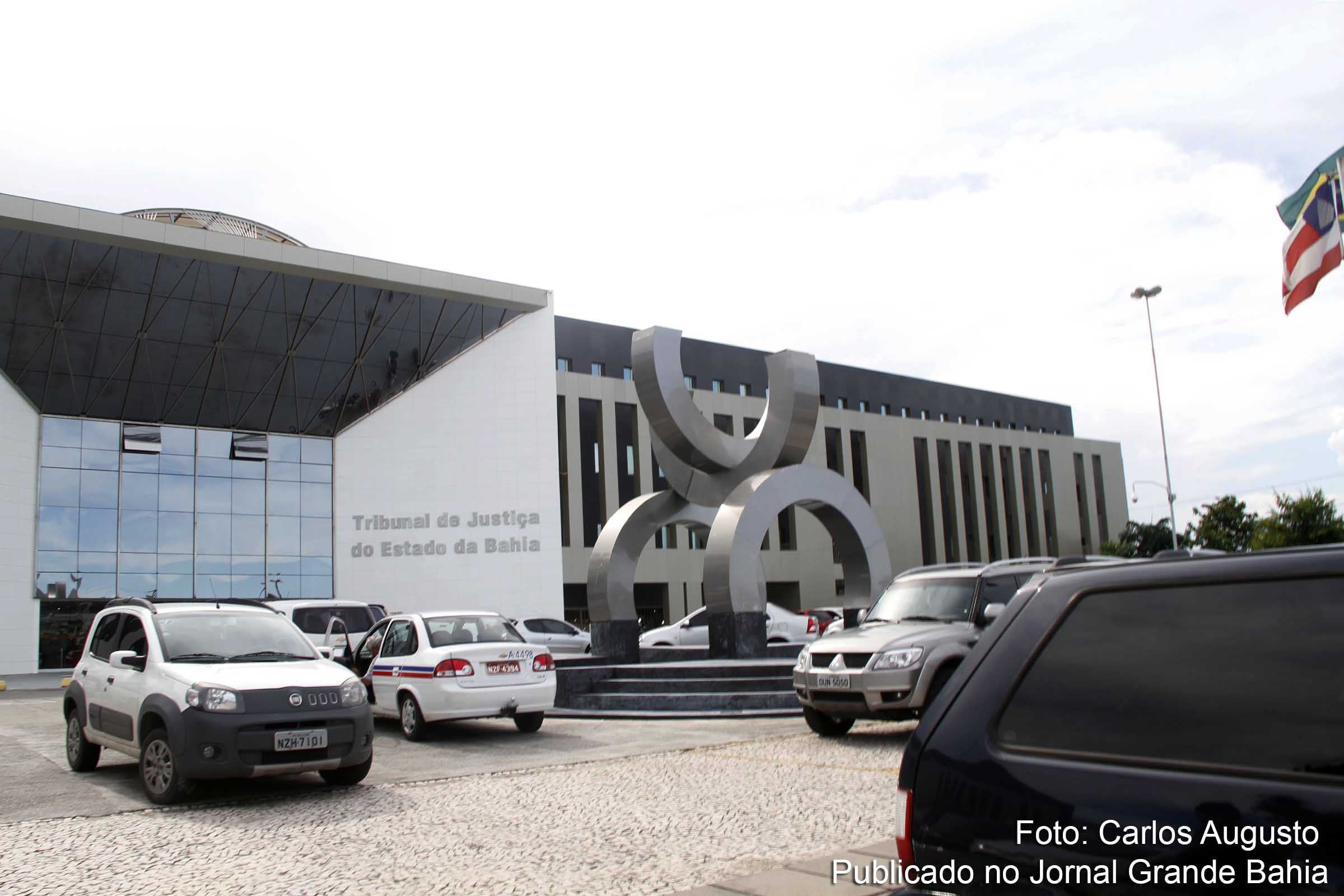 Tribunal de Justiça do Estado da Bahia julga por unanimidade que greve dos servidores do Município de Camaçari é ilegal.
