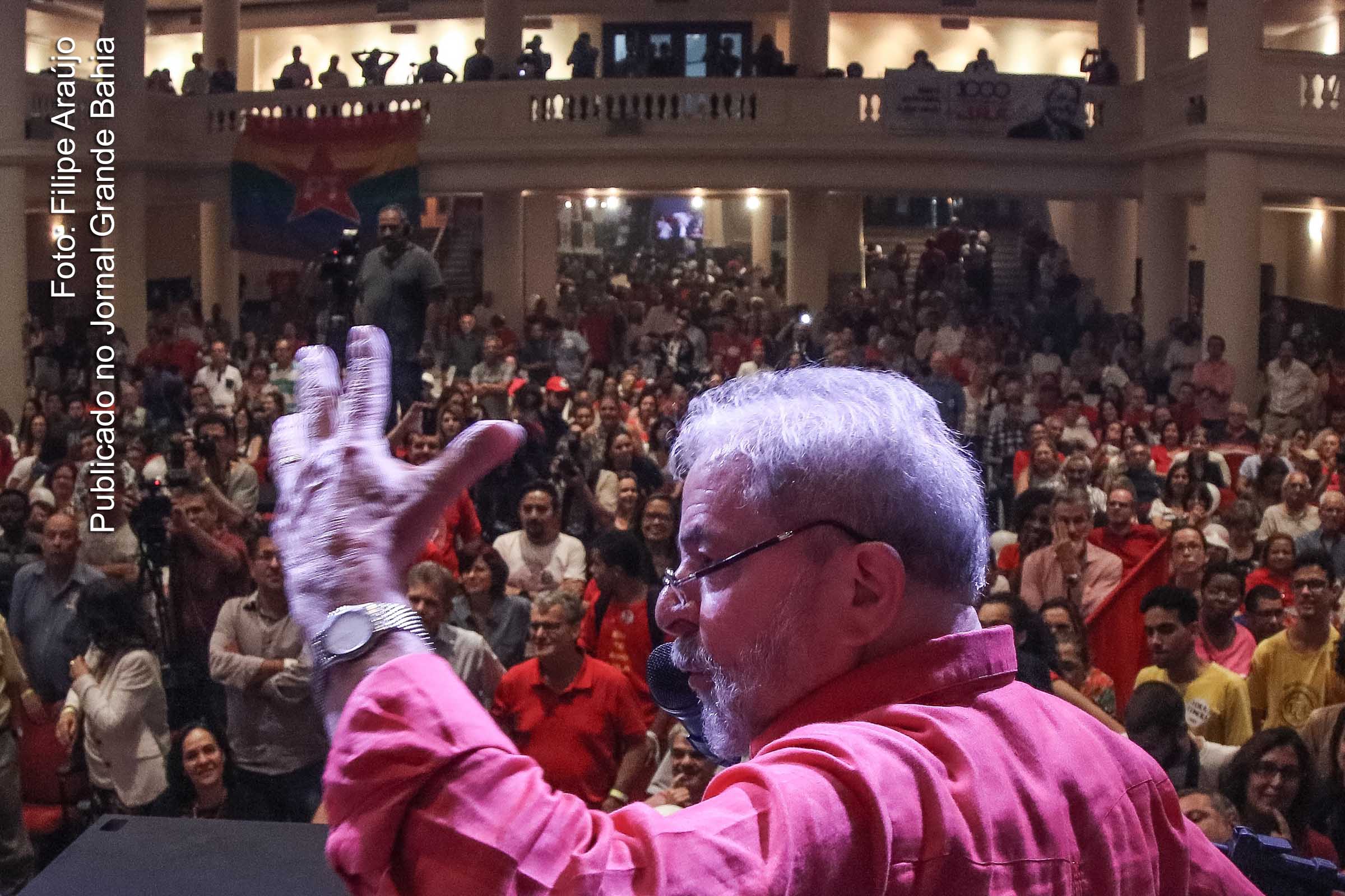 Ex-presidente Lula é alvo de reportagens jornalistica sem qualidade técnica e desprovida de veracidade.