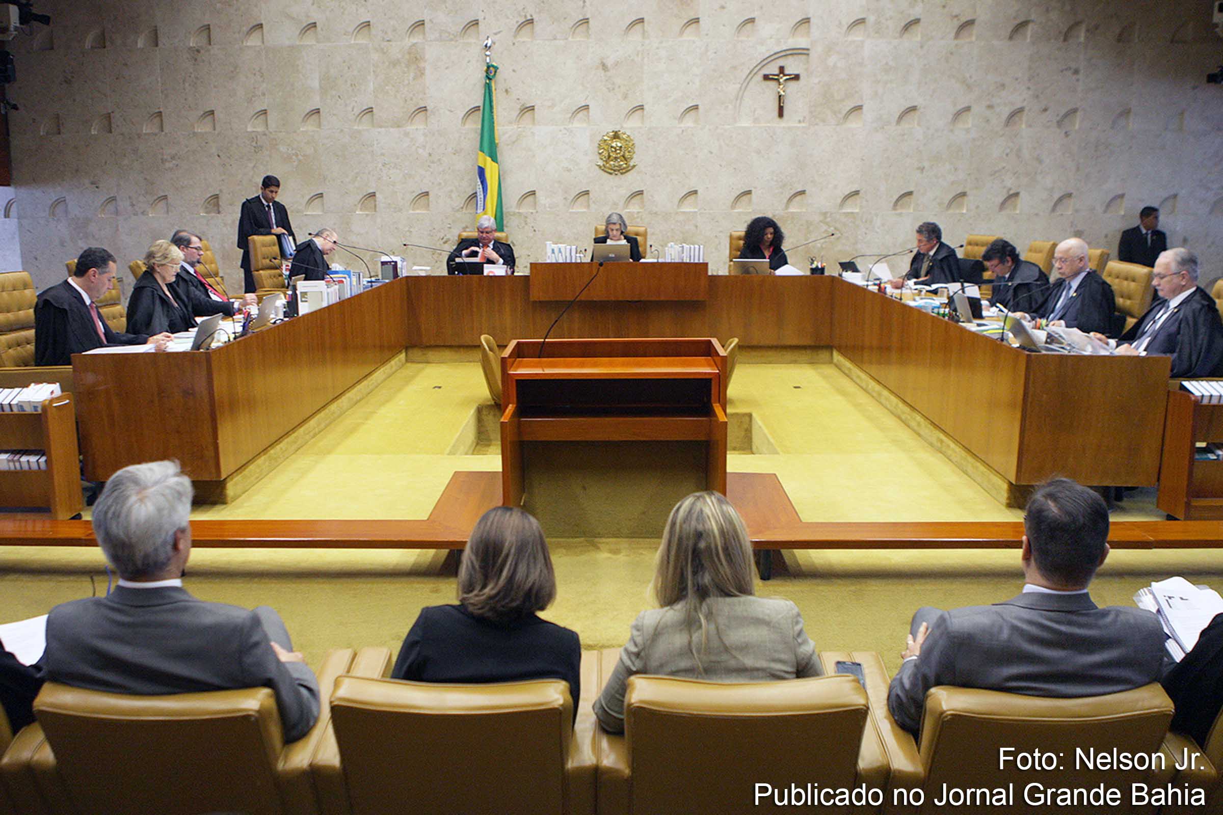 Sessão plenária do STF vota se réus podem estar na linha de sucessão presidencial.