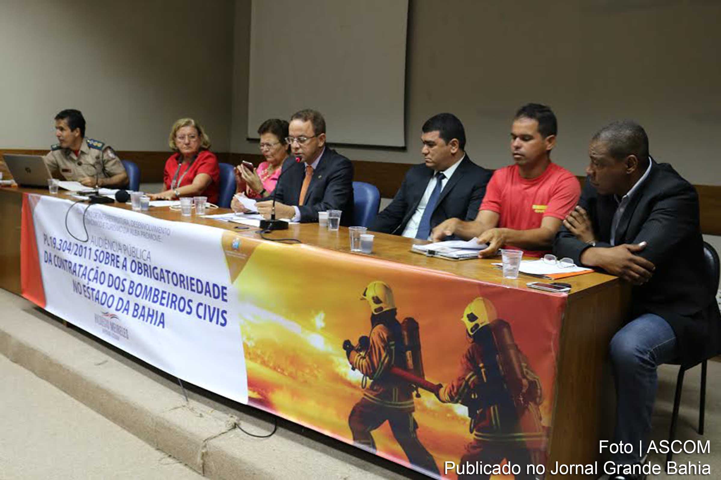 Deputado Hildécio Meireles lidera debate.