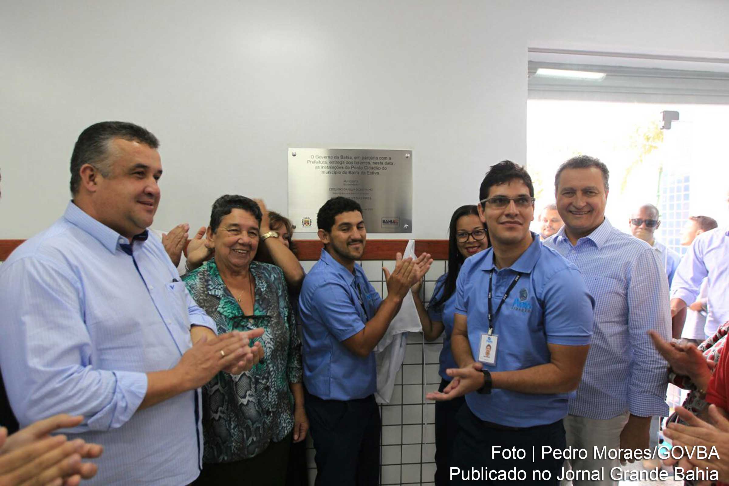 Governador Rui Costa inaugura Ponto Cidadão e a Praça do Ginásio Jaqson Aguiar Viana, entrega reforma do Estádio municipal Aguinaldo Oliveira Coelho, tratores com implementos agrícolas e microtratores para Agricultura Familiar, assina Autorização para construção de Agroindústria de Morangos no município de Barra da Estiva.