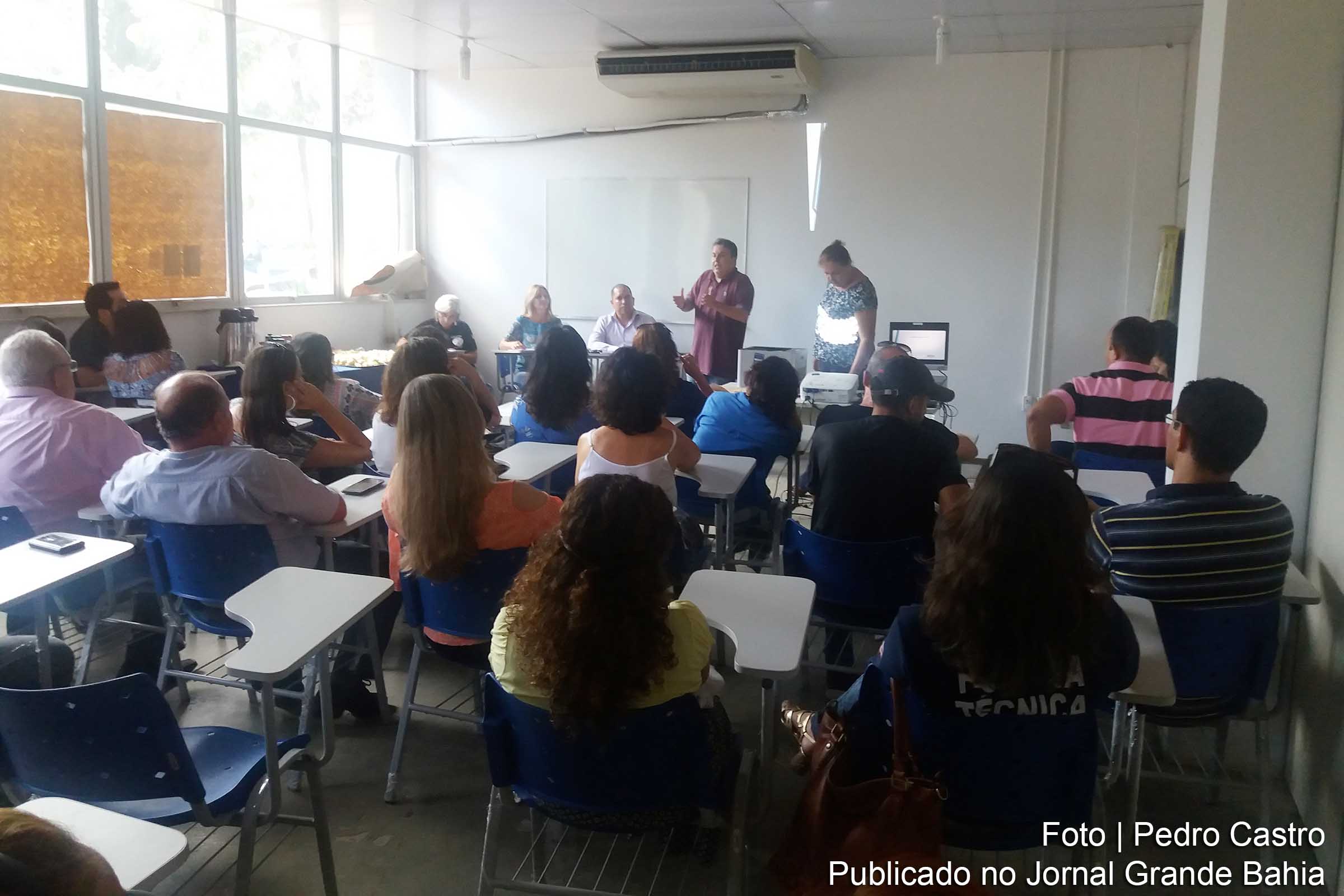 Assembleia unificada dos peritos criminais, odontolegais, peritos médicos e peritos técnicos, realizada no Departamento de Polícia Técnica.