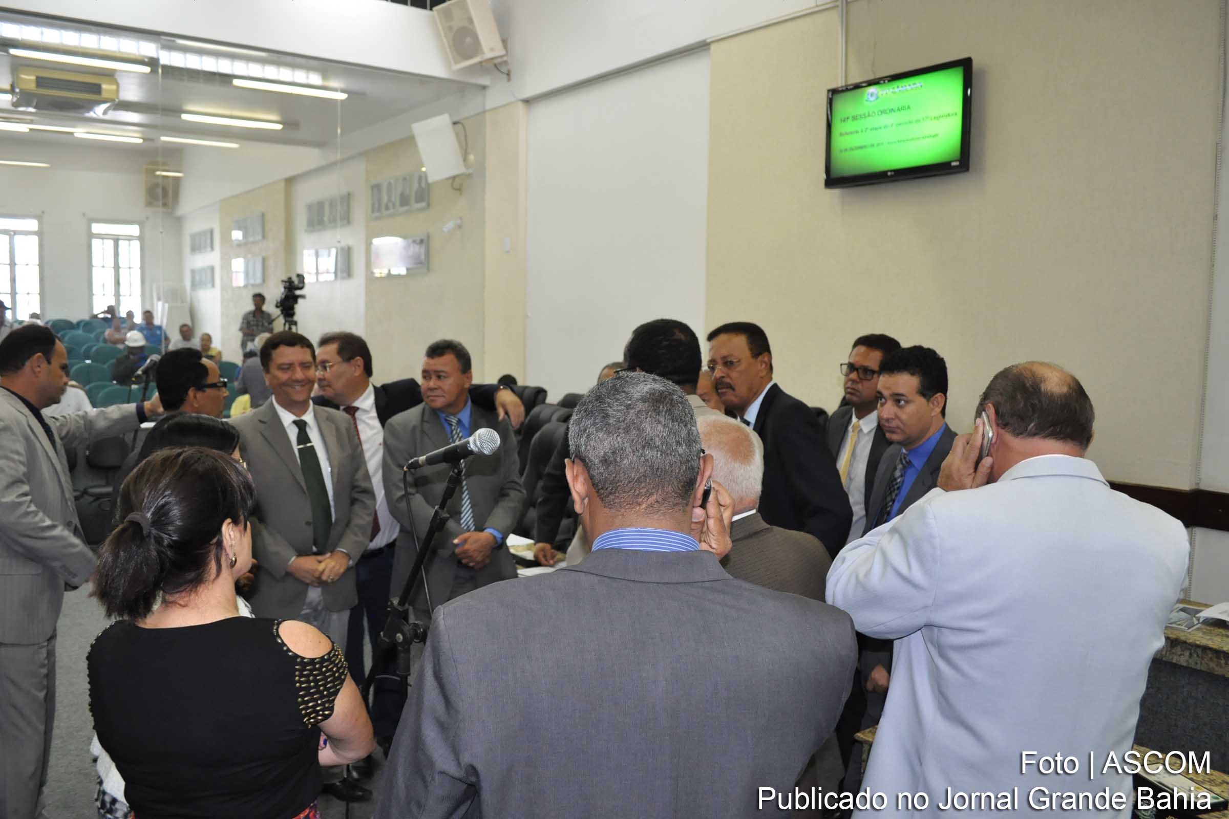 Vereadores debatem orçamento de 2016 do Município de Feira de Santana.