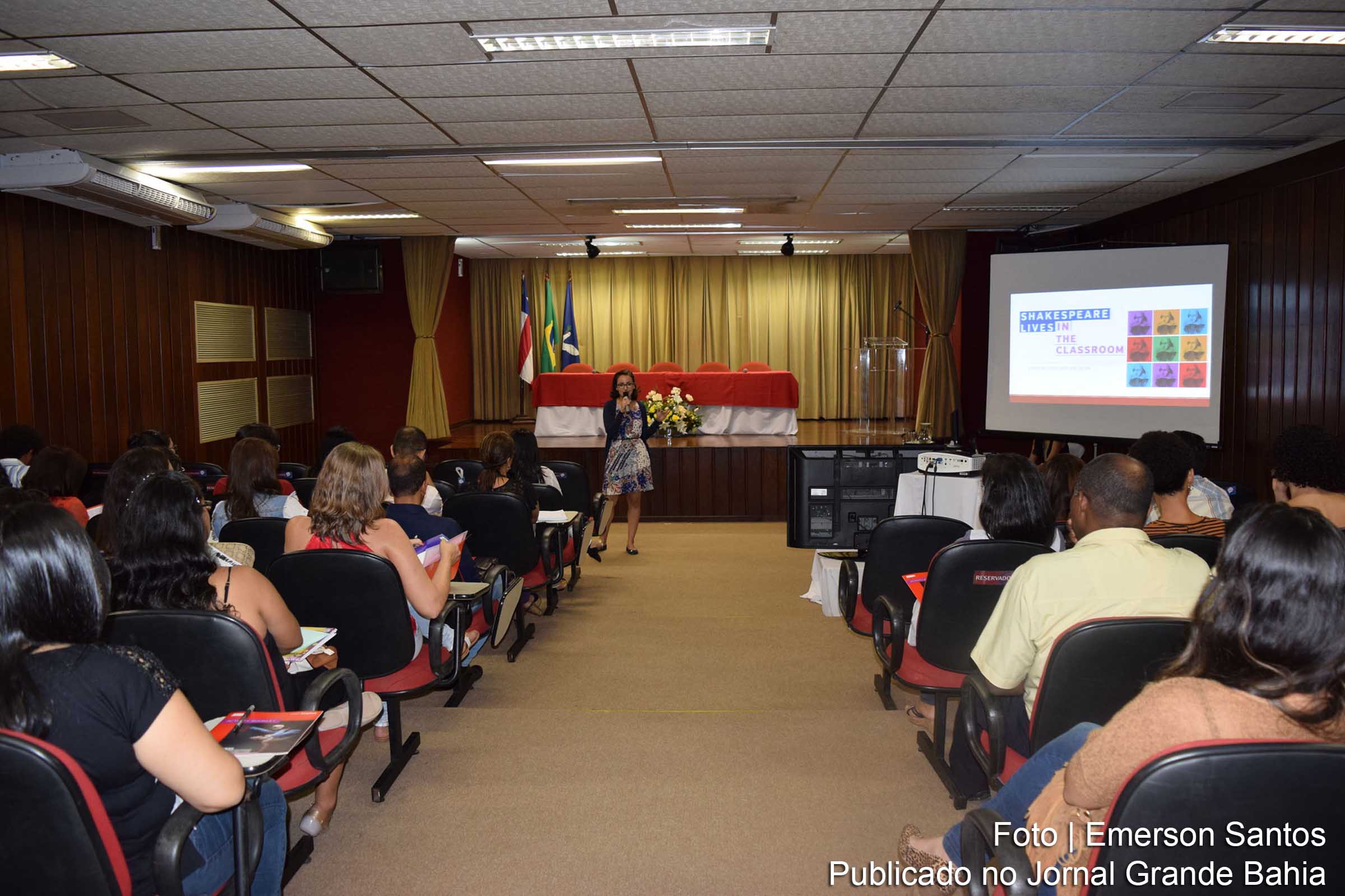 Capacitação para professores de inglês.