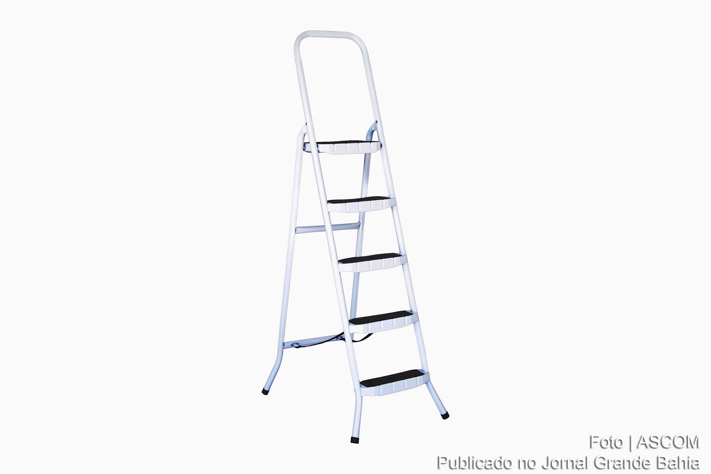 Escadas domésticas agora só com o selo do Inmetro. Produtos são responsáveis por 4% dos acidentes registrados no Inmetro. Dos comercializados, 2,3% estão irregulares.