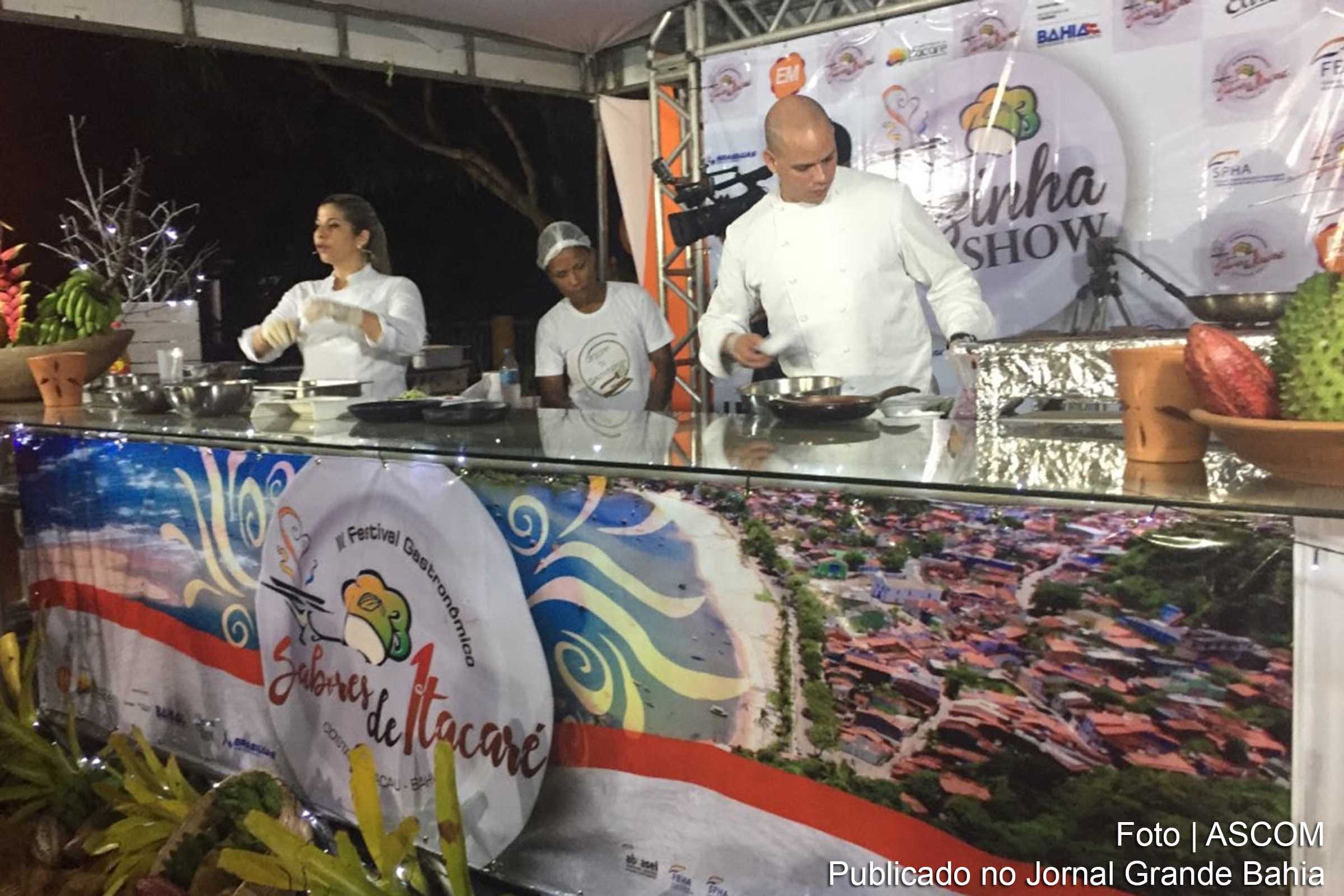 Aula show marca aFestival Gastronômico Sabores de Itacaré é aberto com aula show.