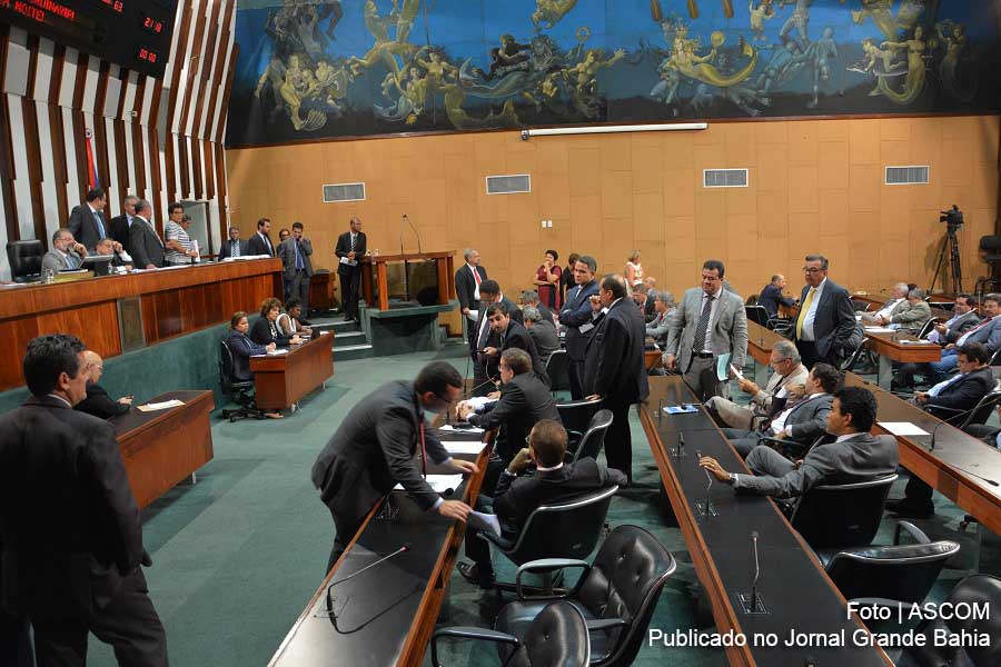 Sessão da Assembleia Legislativa do Estado da Bahia (ALBA) aprova orçamento do Estado para 2017.