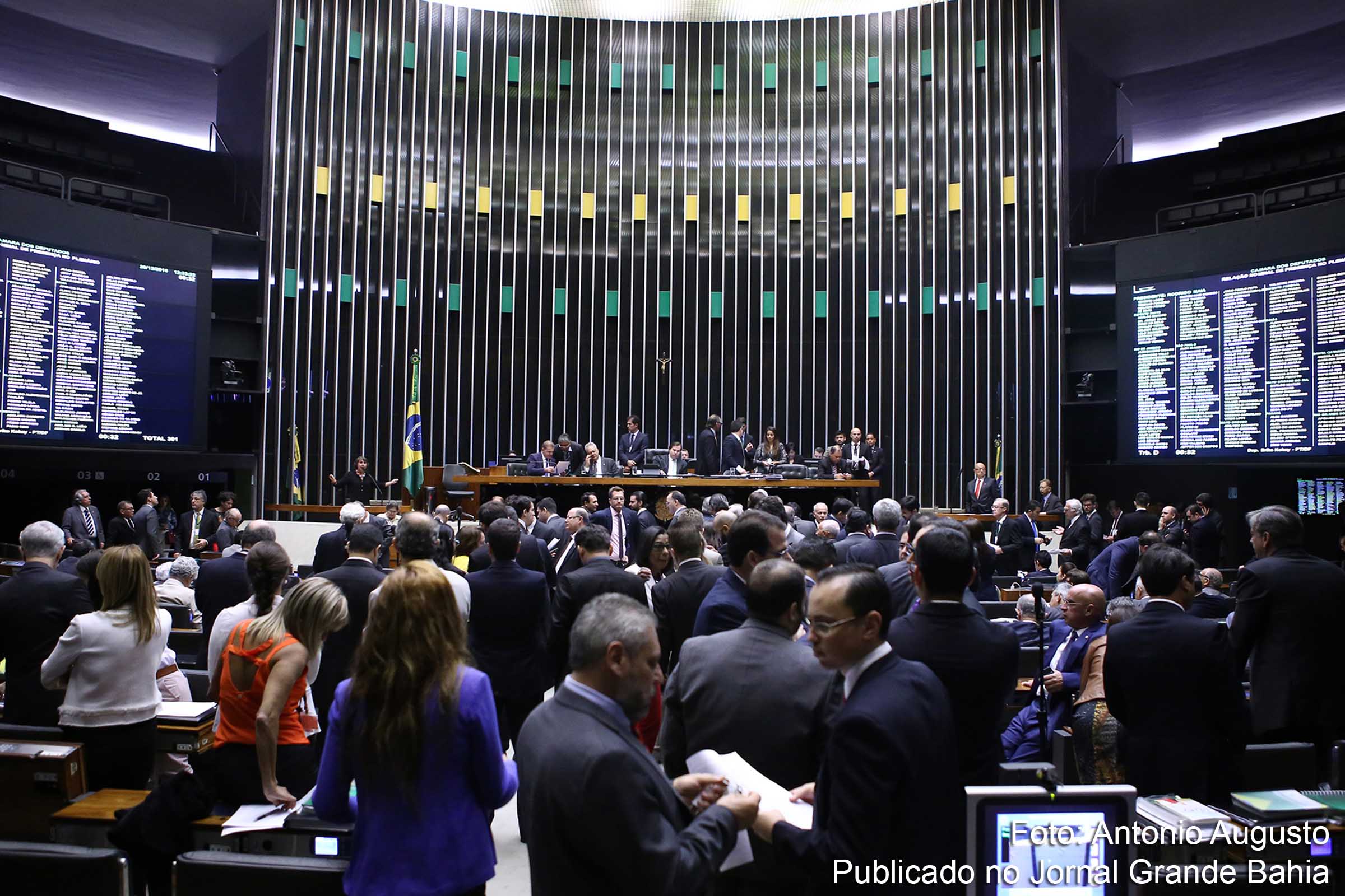 Sessão extraordinária da Câmara dos Deputados.