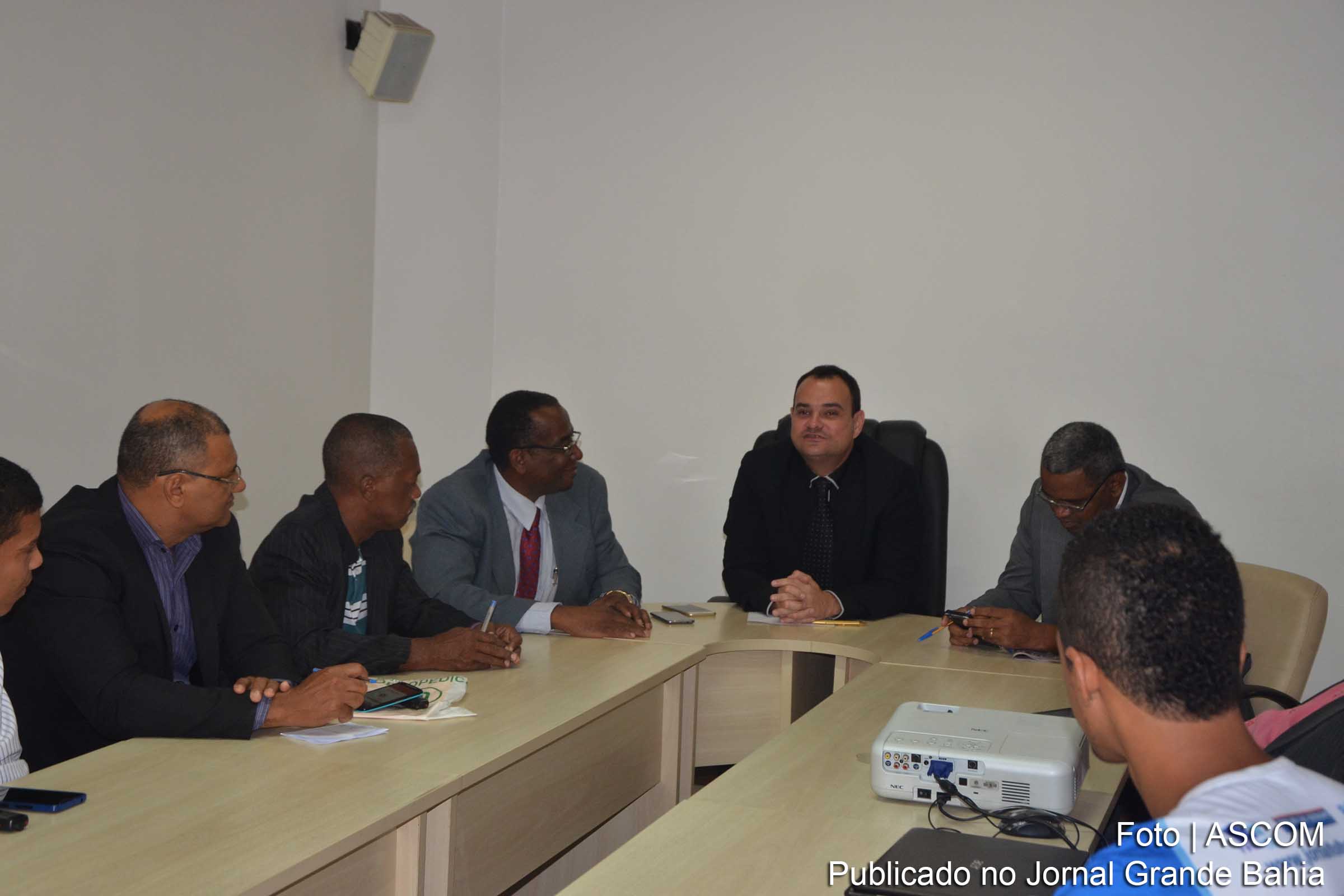 Vereador Reinaldo Miranda (Ronny) coordenou encontro com a imprensa.