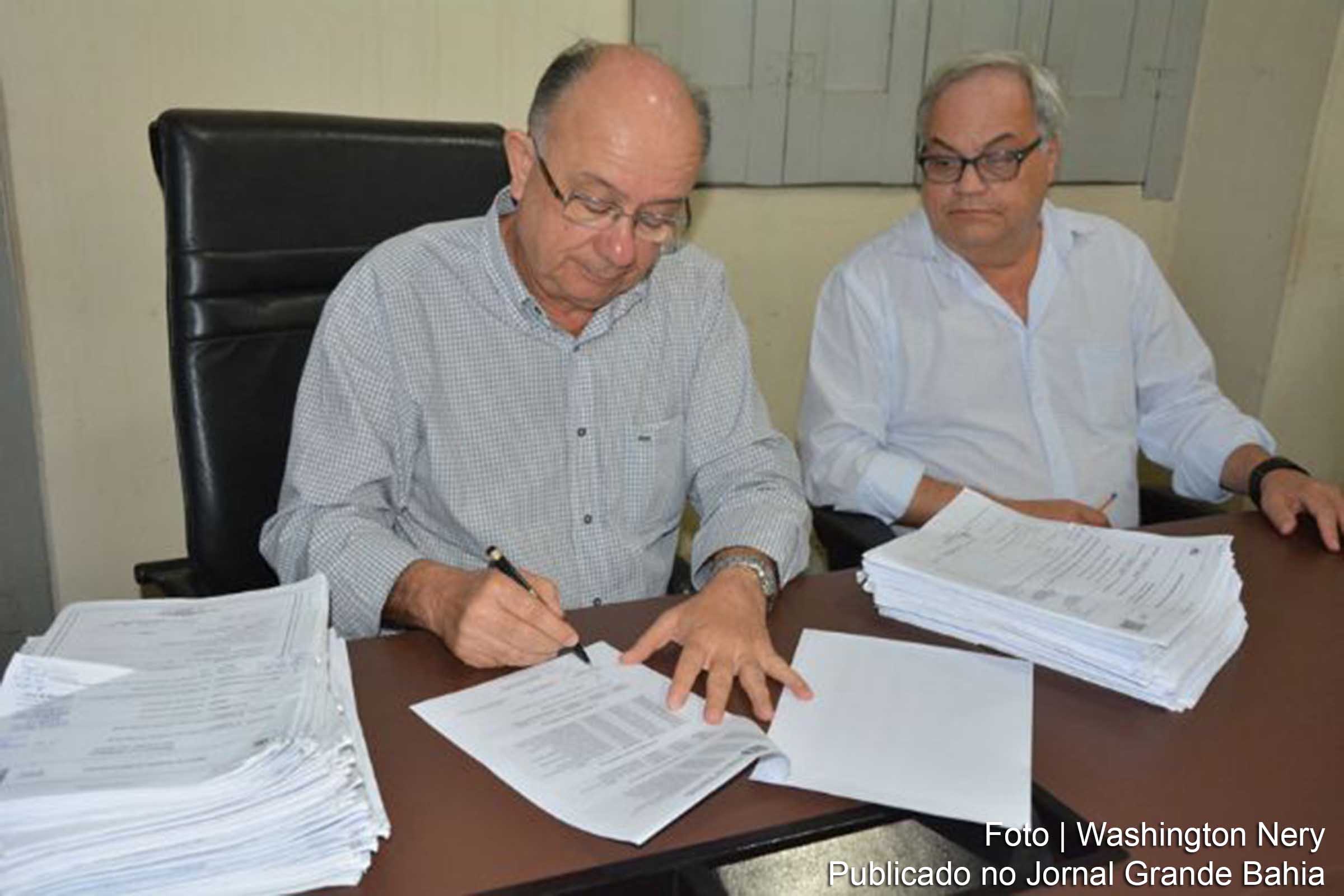 Prefeito José Ronaldo reorganiza distribuição dos servidores municipais.