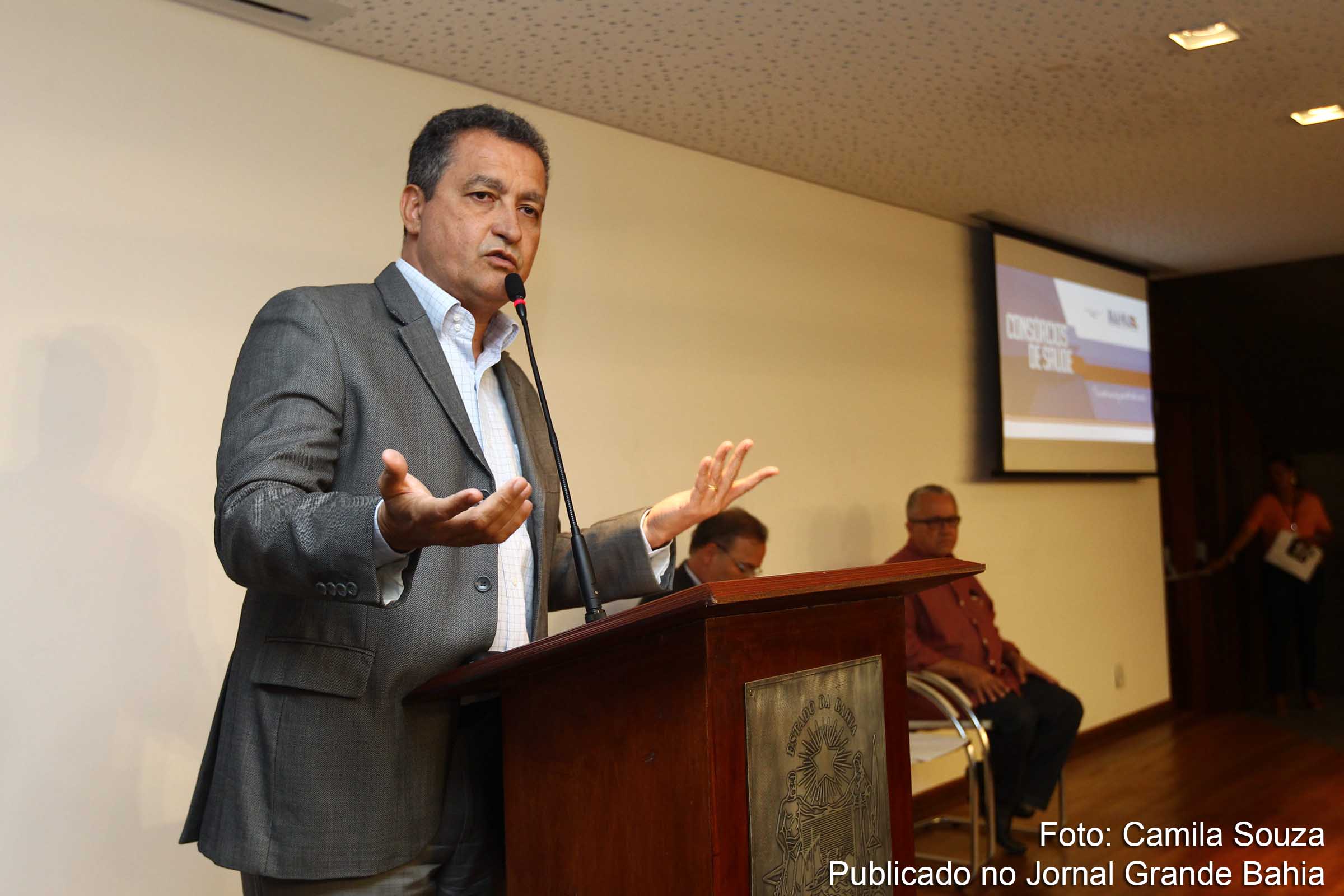 Governador Rui Costa assina Ordem de Serviço autorizando o início ao procedimento licitatório para realização das obras de construção da Policlínica da região de Feira de Santana, beneficiando ao todo 28 municípios.