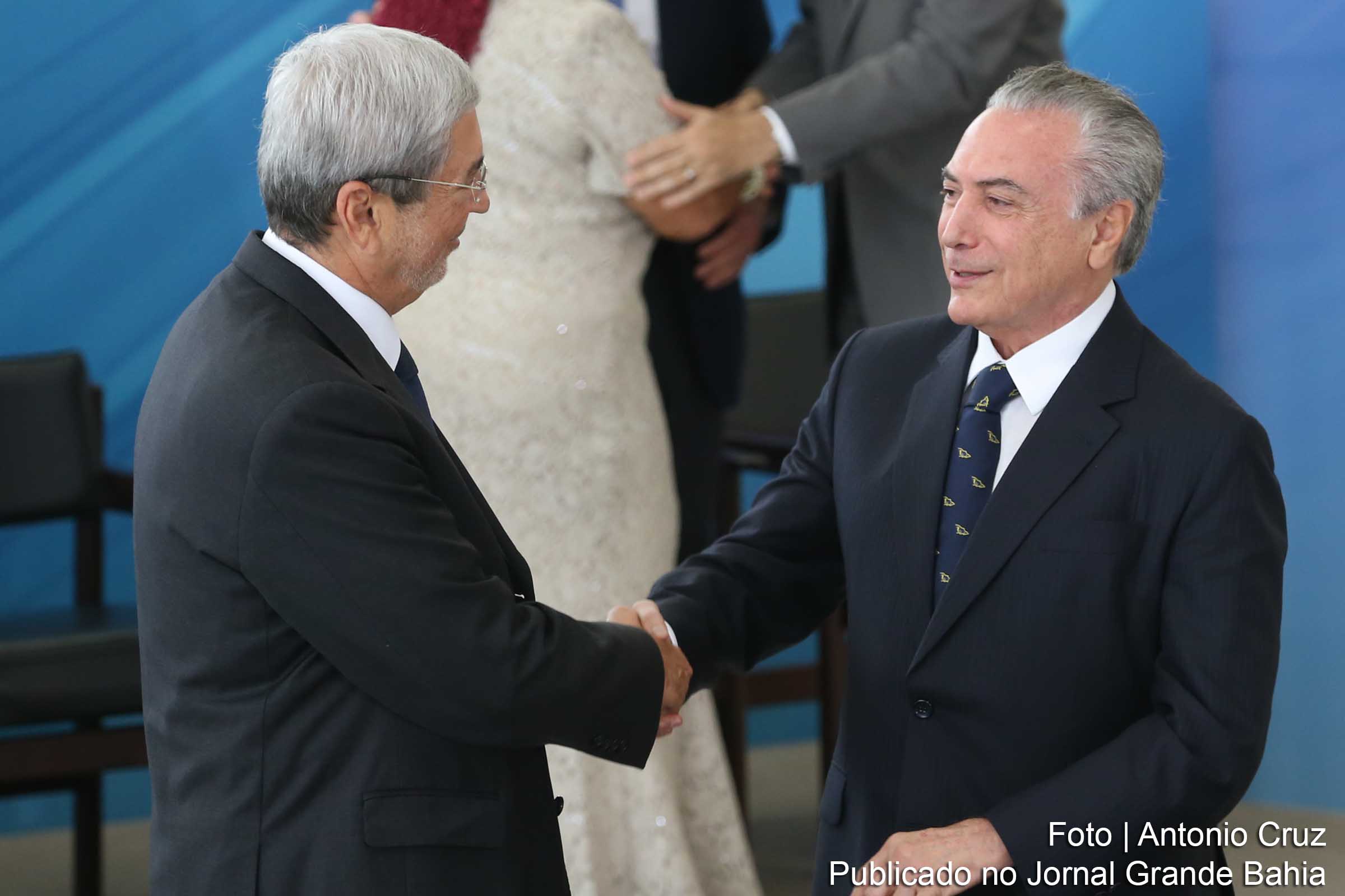 Presidente Michel Temer dá posse ao ministro da Secretaria de Governo da Presidência da República, Antônio Imbassay.