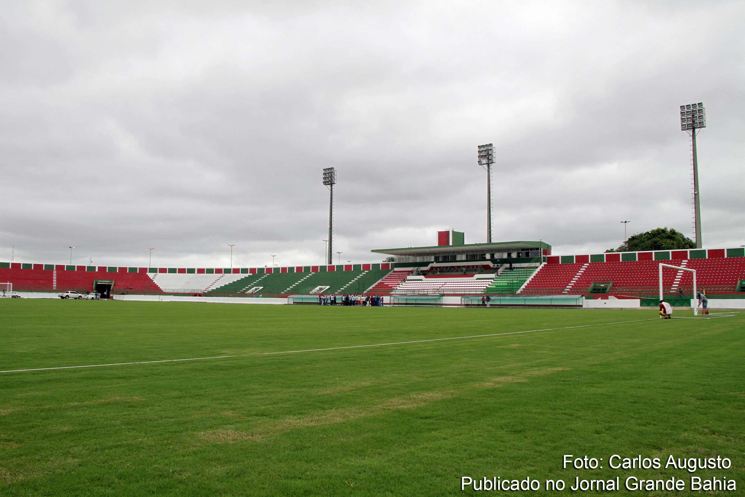 Estádio Alberto Oliveira, conhecido como Joia da Princesa, é palco do jogo entre Fluminense de Feira e Bahia.