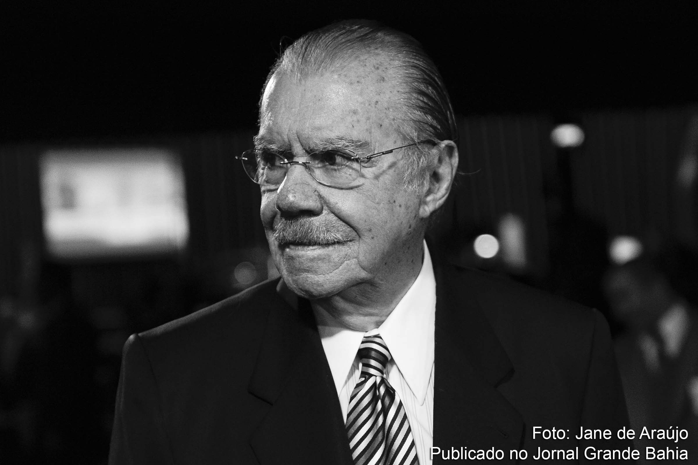 Ex-presidente José Sarney é investigado por possível envolvimento em atos de corrupção do Caso Lava Jato.