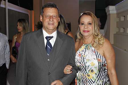 O oftalmologista Leo Mario Burke Galrão e Conceição em recente compromisso social.