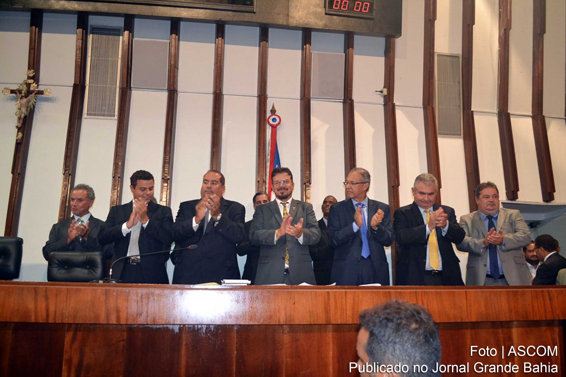 Agradecimentos e compromissos marcam discurso do presidente-eleito Ângelo Coronel