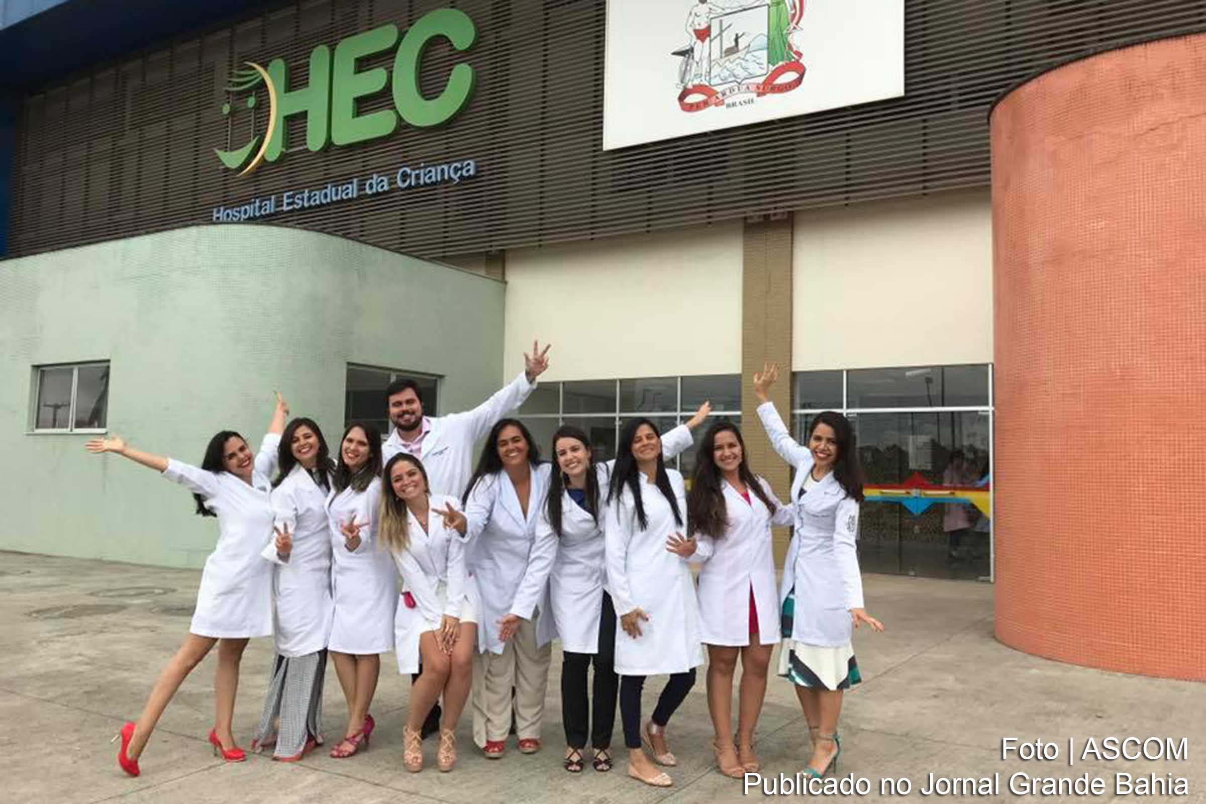 Onze novos médicos concluem residência no Hospital Estadual da Criança.
