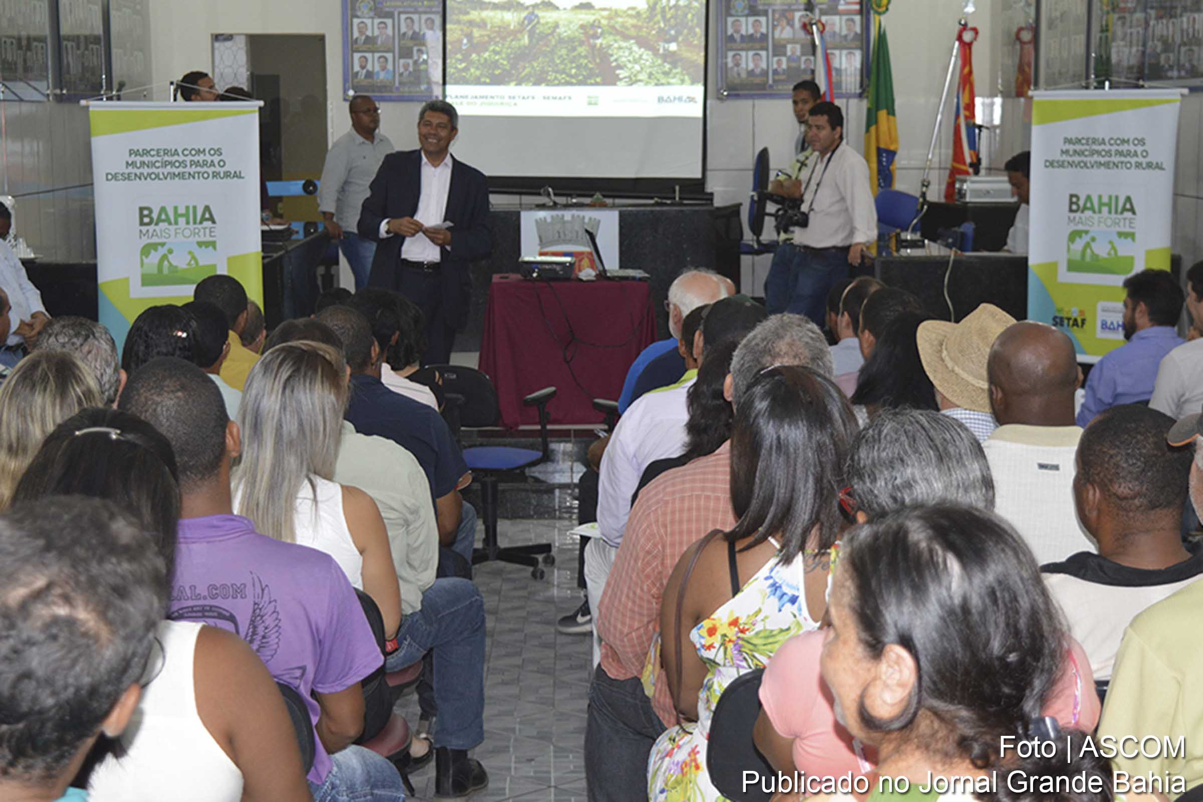 Secretário de Desenvolvimento Rural, Jerônimo Rodrigues, palestra conjunto de serviços.
