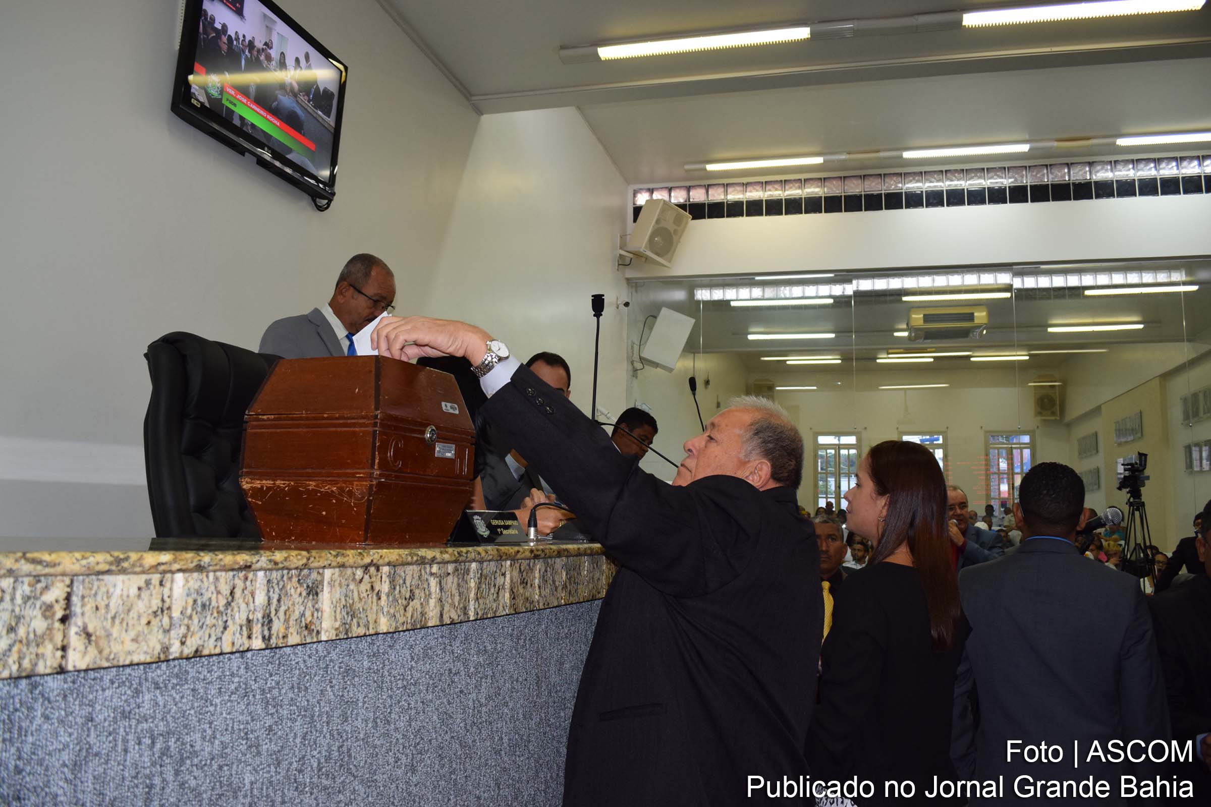 Vereadores de Feira de Santana elegem comissões.