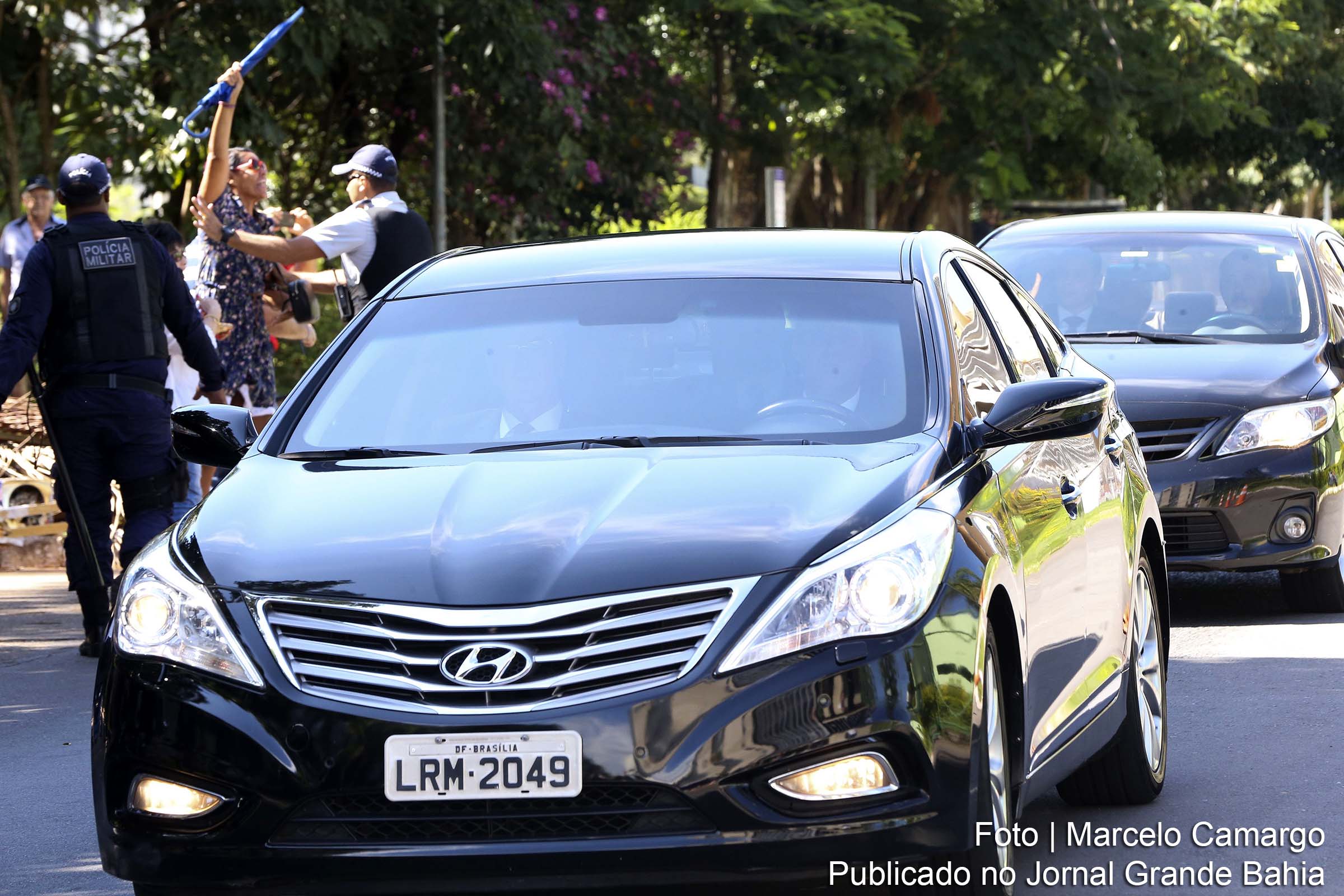 Ex-presidente Lula chega para depor na Justiça Federal.