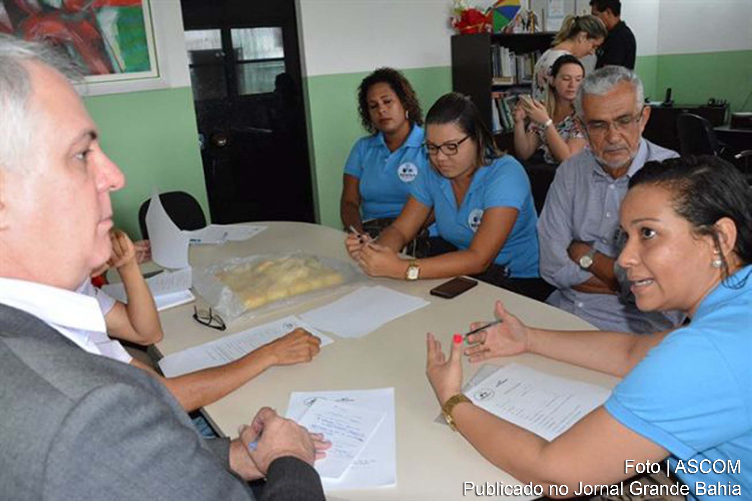 Equipe da Prefeitura de Feira de Santana promove projeto 'Olhares Sobre o Autismo'.