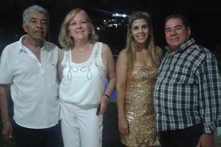 Martine e João Veloso receberam amigos para um almoço no domingo de carnaval em sua casa da capital baiana.