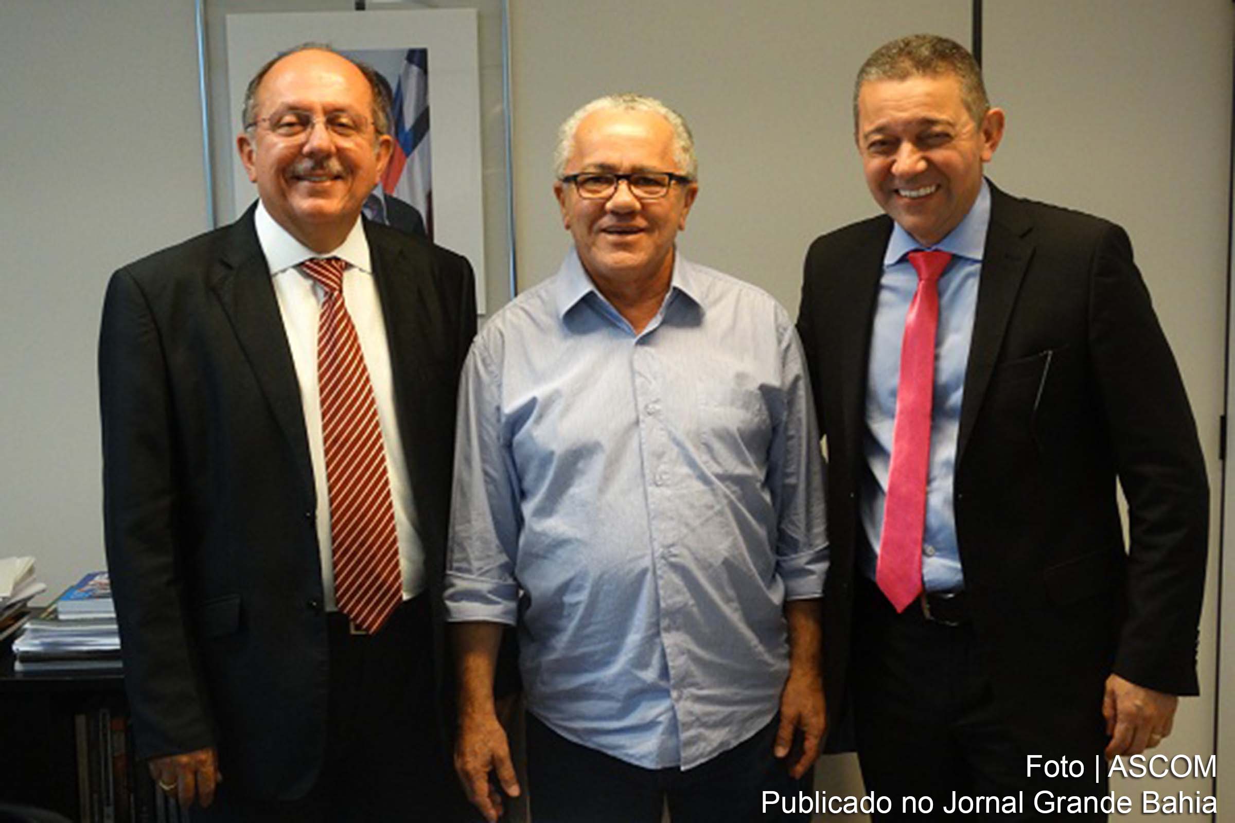 Deputado José de Arimatéia, secretário Josias Gomes e deputado Sidelvan Nóbrega.