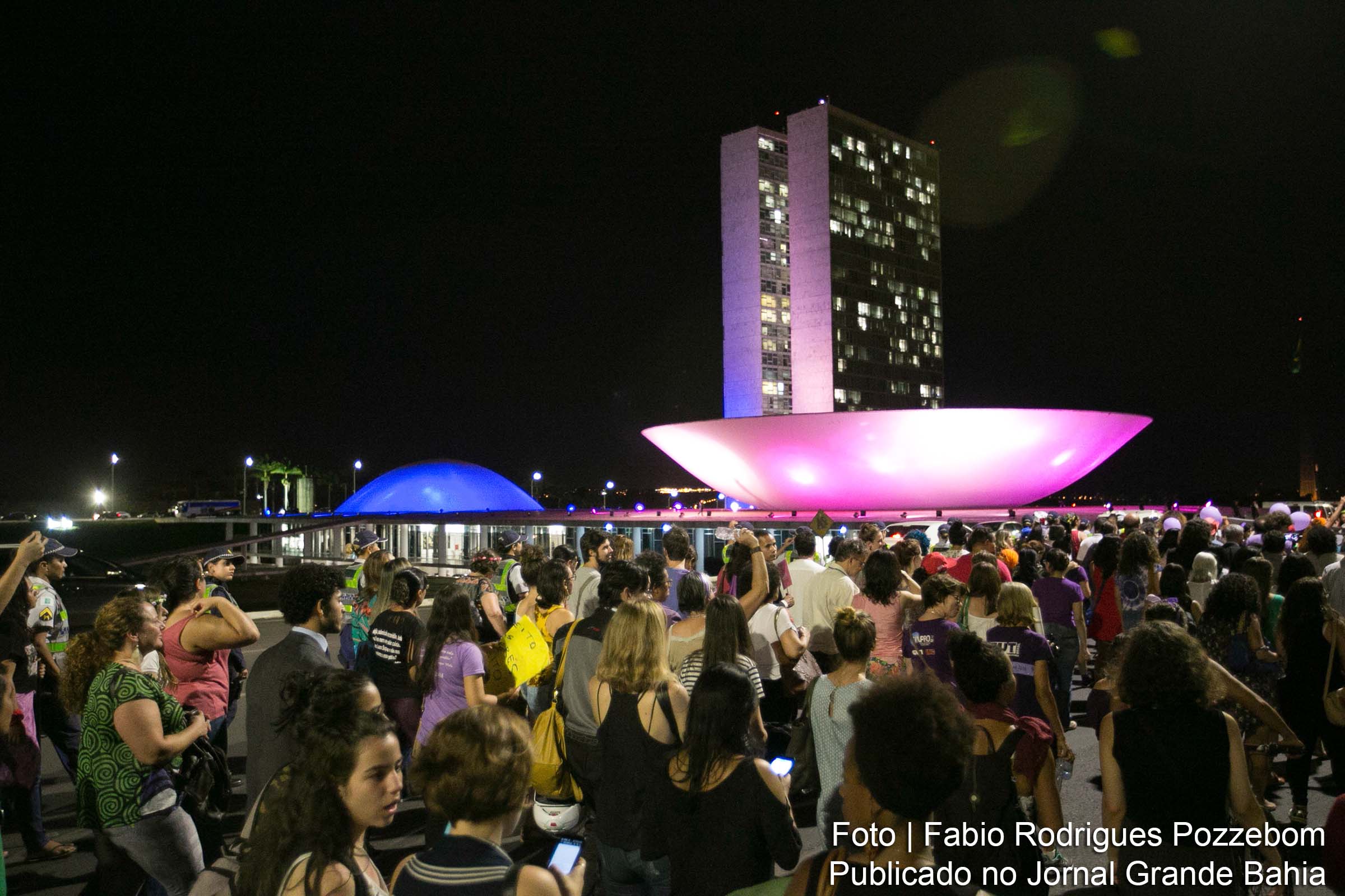 Mulheres fazem manifestação por direitos iguais, contra o racismo e contra a violência, na Esplanada dos Ministérios.