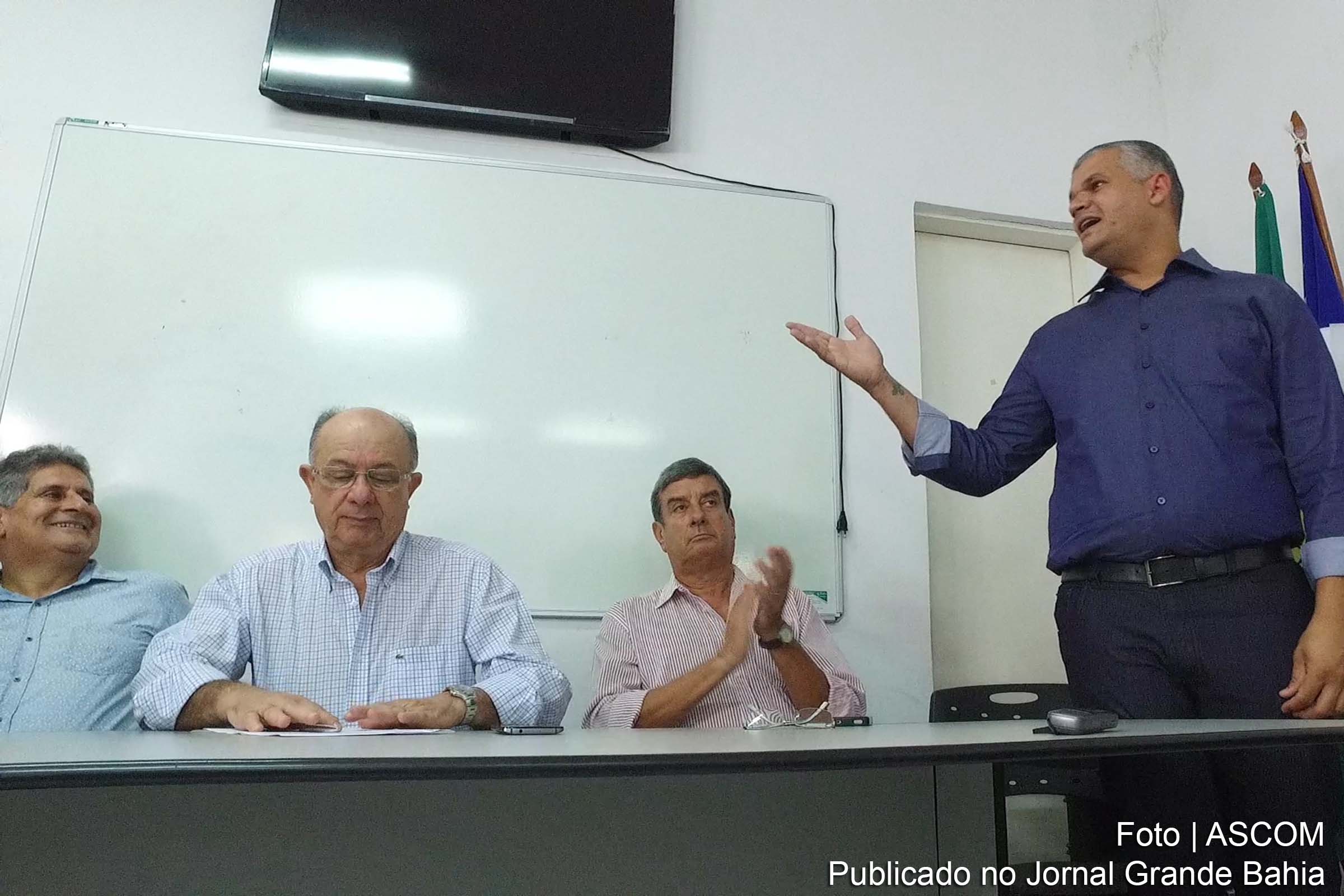 Prefeito José Ronaldo deu posse a Pablo Roberto.