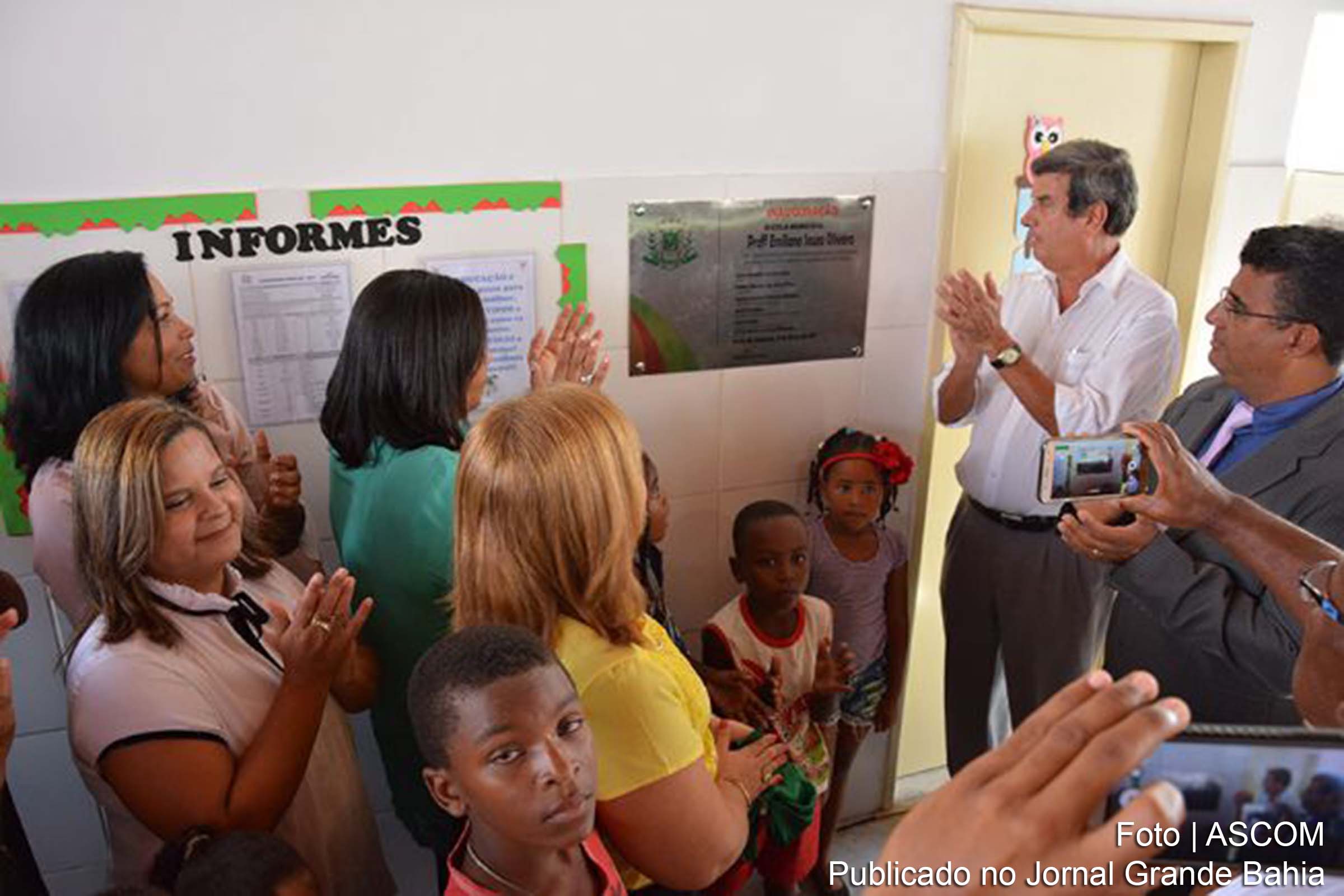 Prefeitura de Feira de Santana reinaugura Escola Emiliana Souza de Oliveira
