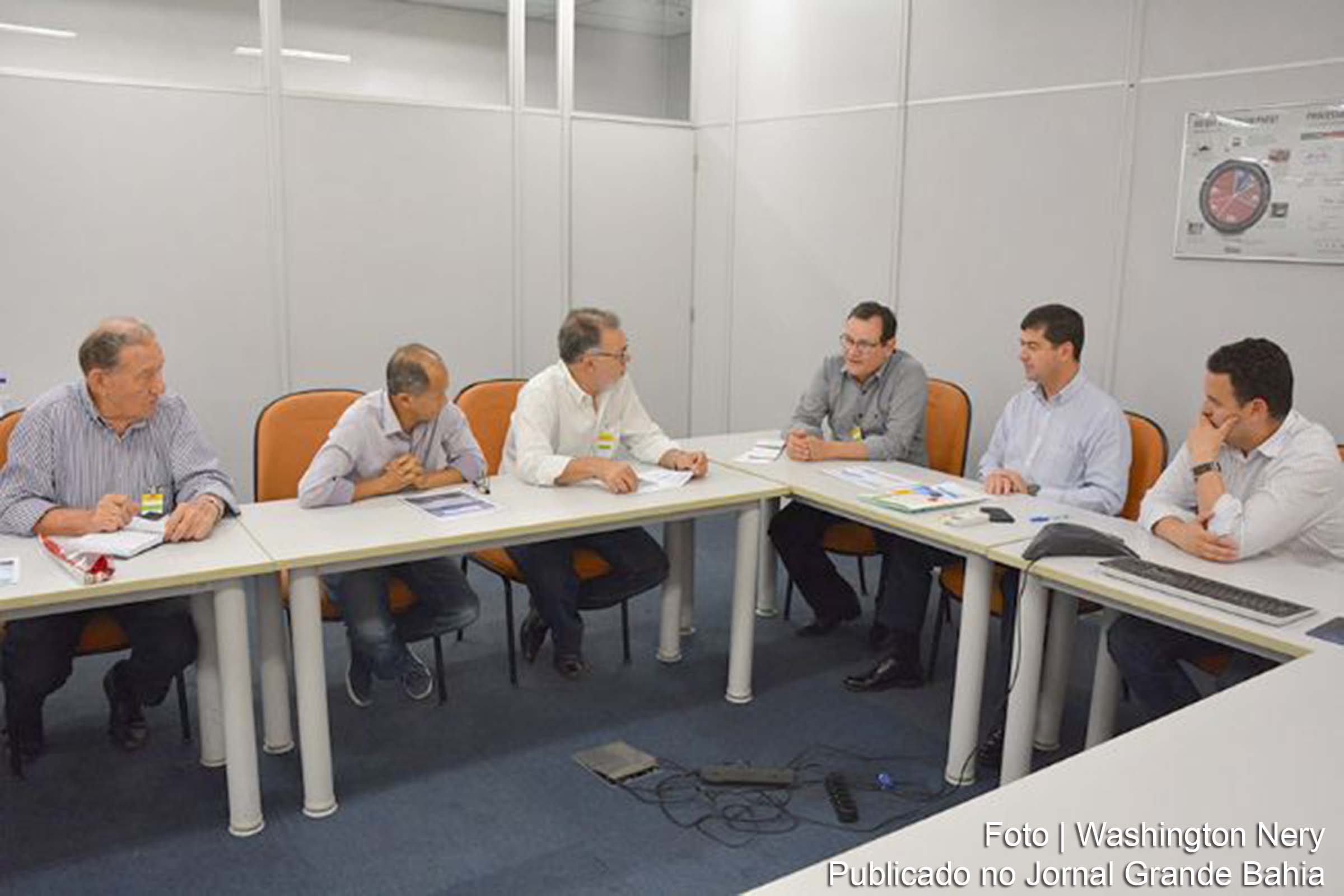 Secretários se reúnem na Pirelli para definir organização do Seminário de Mobilidade Urbana Sustentável de Feira de Santana