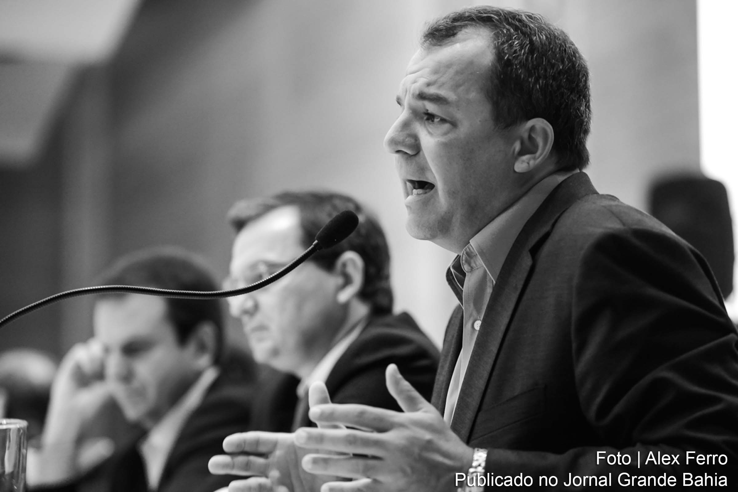 O ex-governador do Rio de Janeiro Sérgio de Oliveira Cabral Santos Filho foi condenado por envolvimento em atos de corrupção, desvelados durante as investigações do Caso Lava Jato.