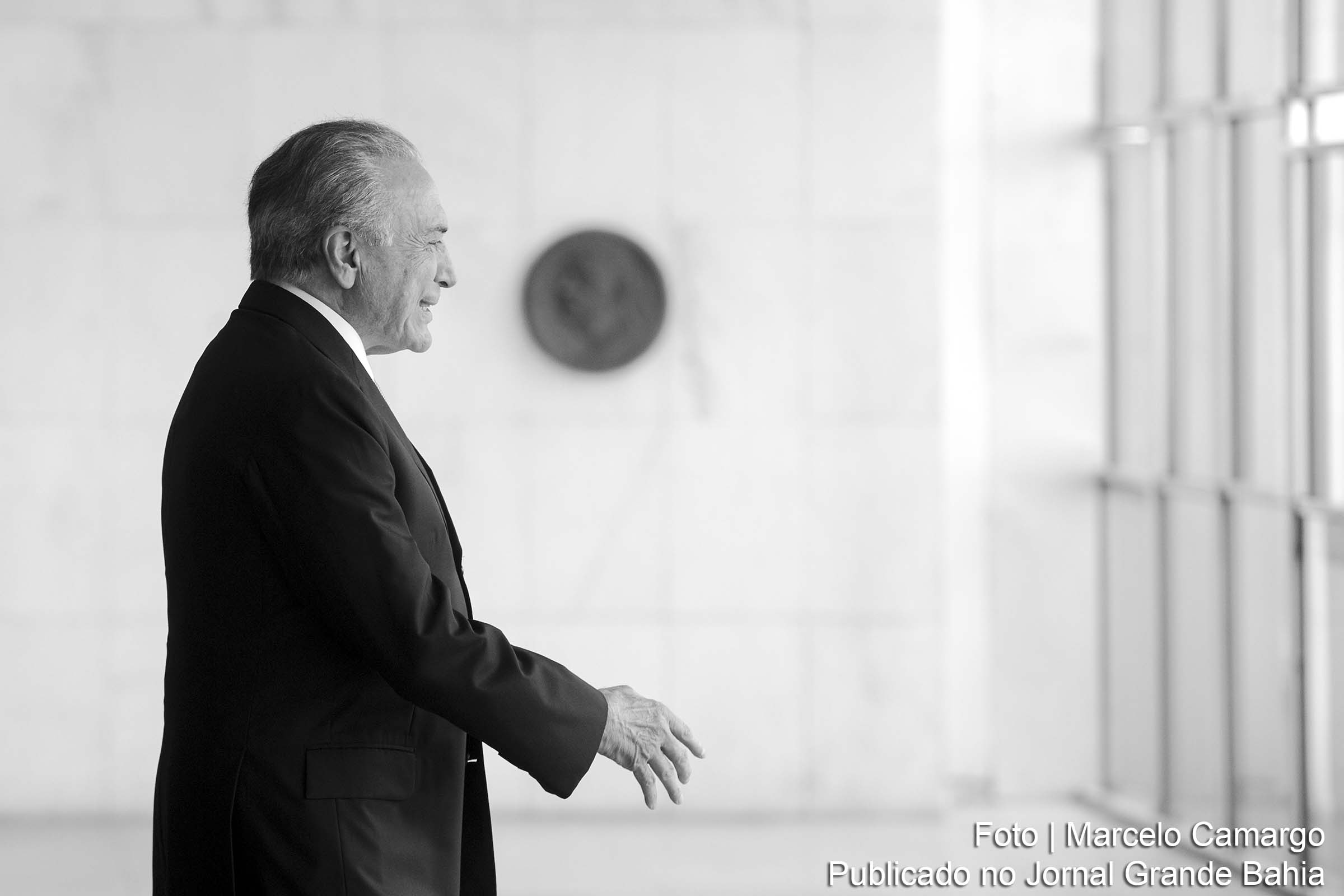 Em fevereiro, uma pesquisa apontou que a avaliação positiva do Governo Temer é de apenas 10,3%. Plano de Temer era ganhar legitimidade popular com retomada da economia e estabilização política. Seis meses depois, escândalos e posição ambivalente frente à Lava Jato ofuscam reformas de um governo que já parece velho.