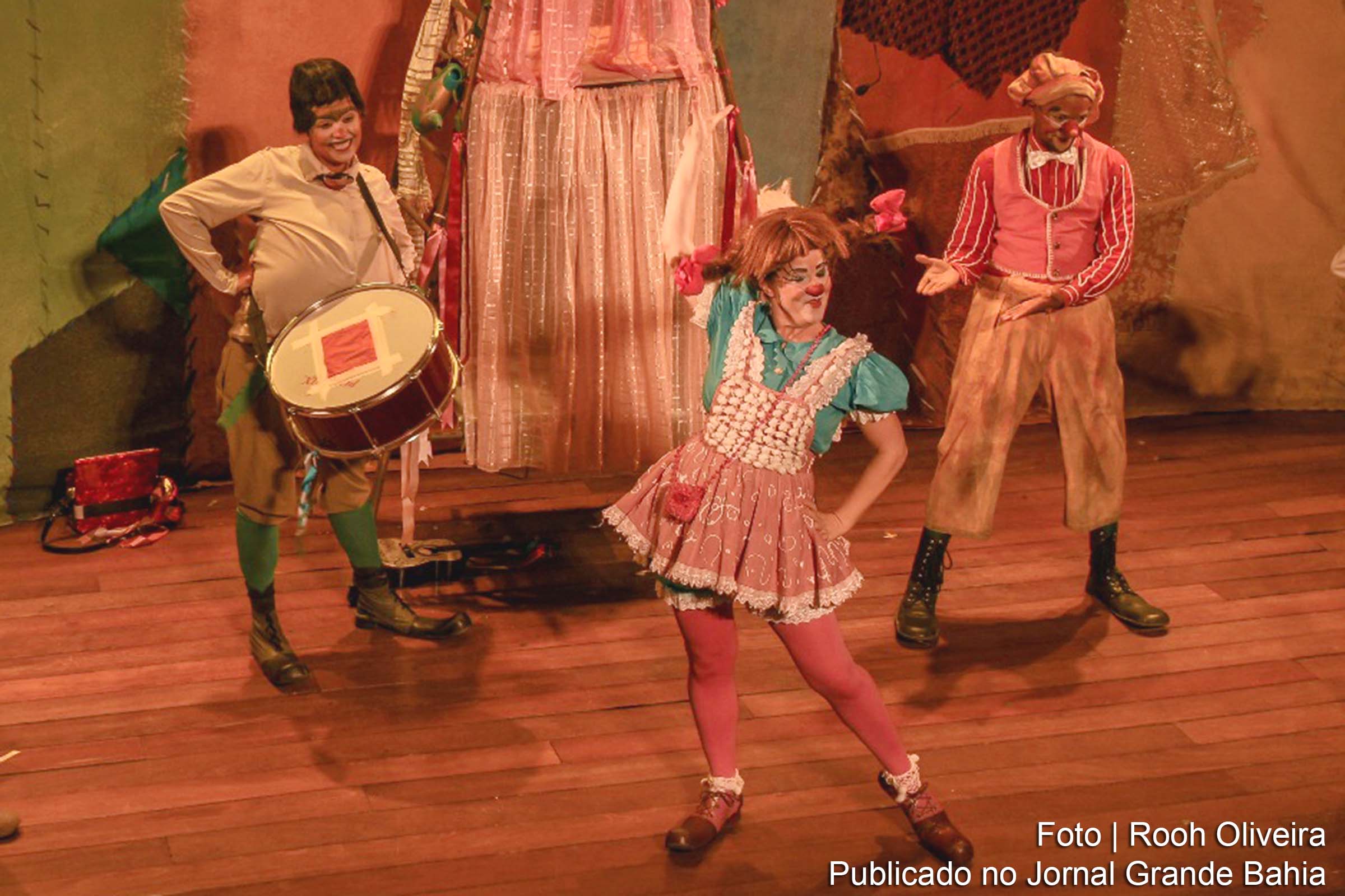 Cena do espetáculo 'Maria Minhoca'.