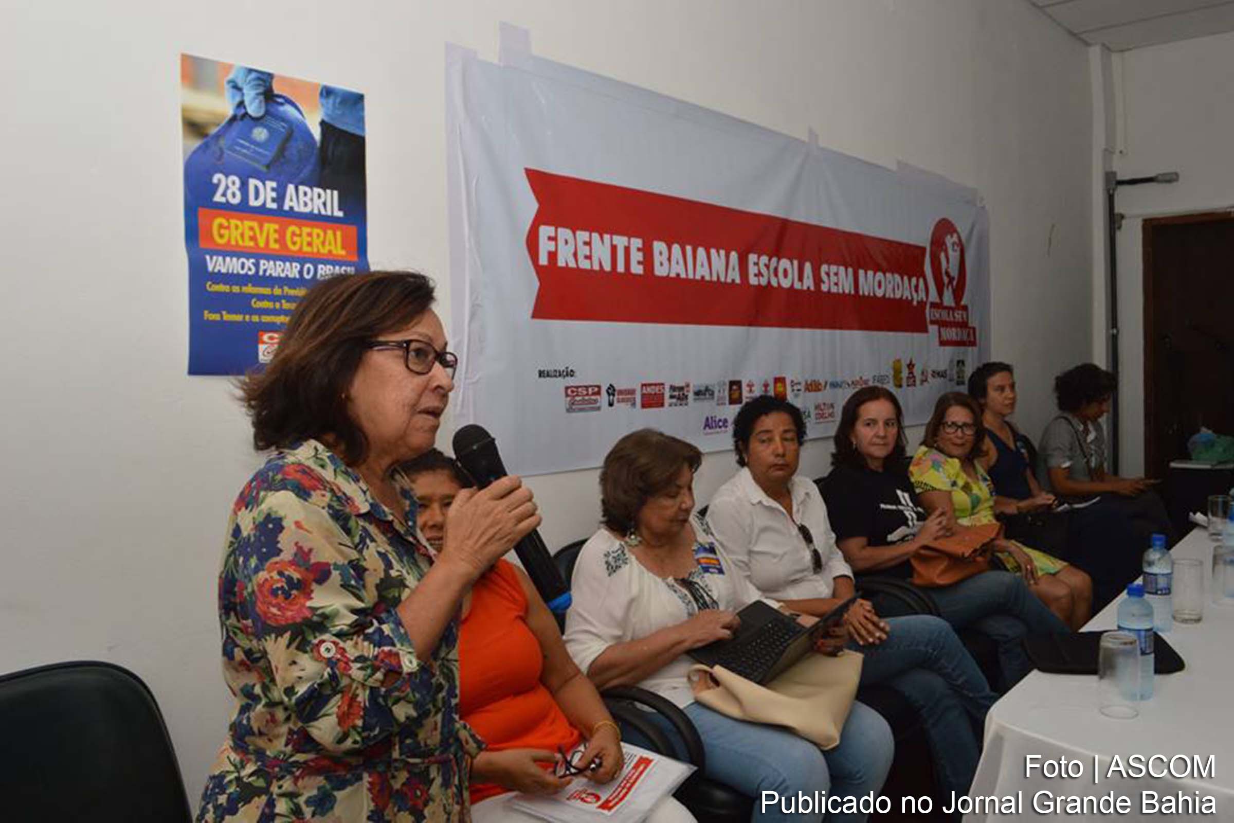 Lídice da Mata: queremos estudantes capazes de formular um projeto de sociedade. Esse é um grito para o país inteiro, contra aqueles que querem amordaçar a escola.