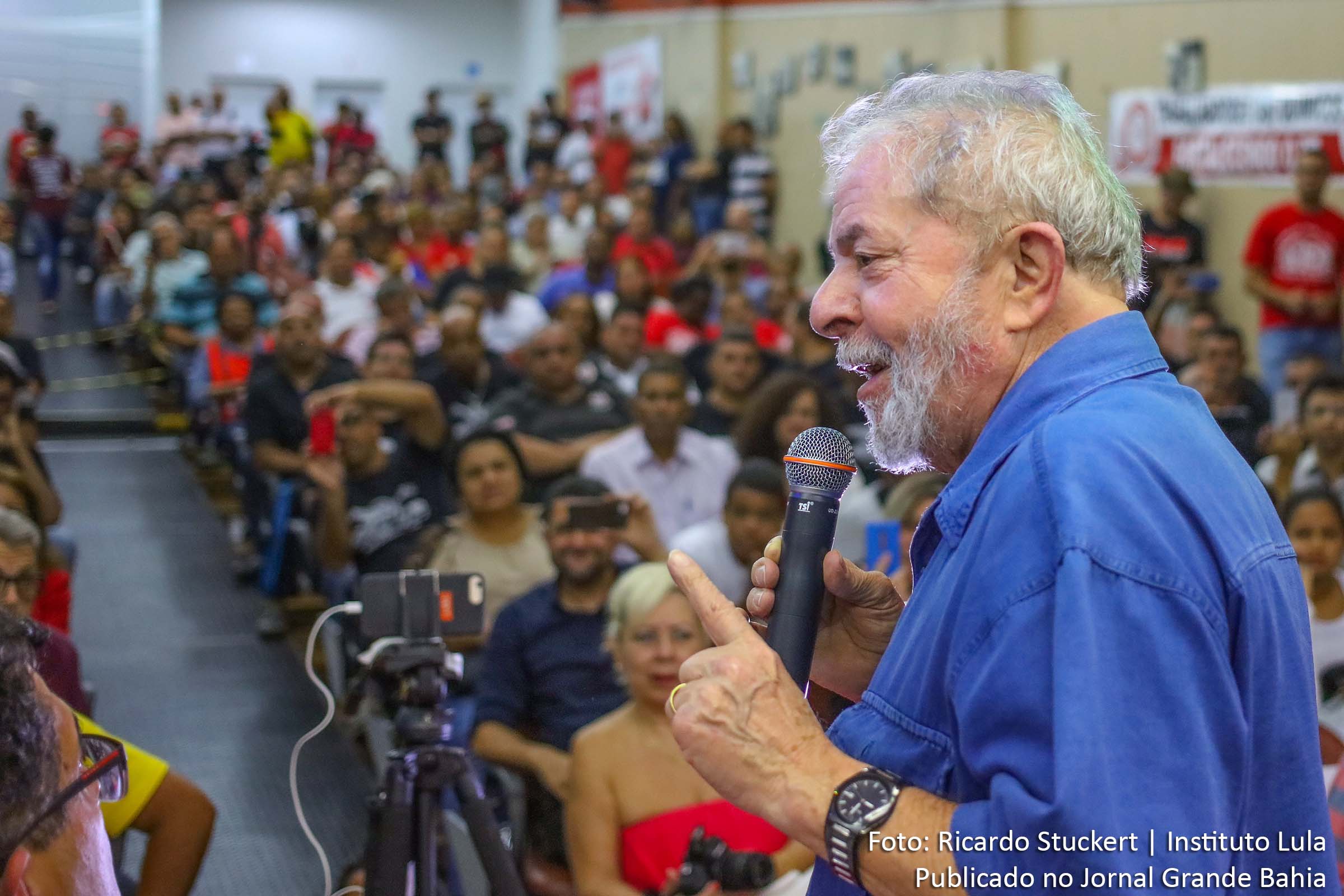 O ex-presidente Luiz Inácio Lula da Silva nega todas as acusações e alega perseguição política e jurídica.