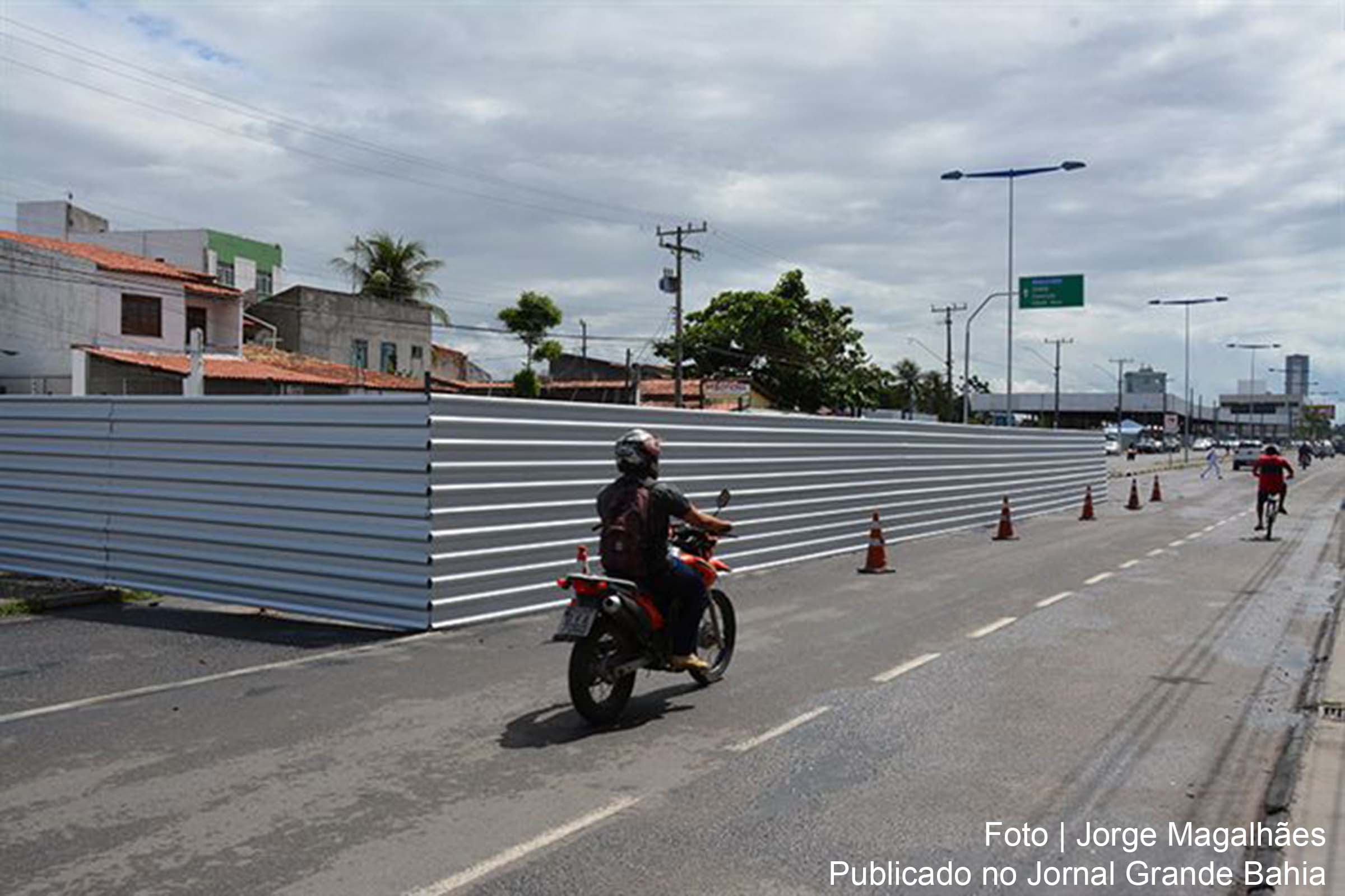 Obras da 5º estação de embarque da avenida João Durval.