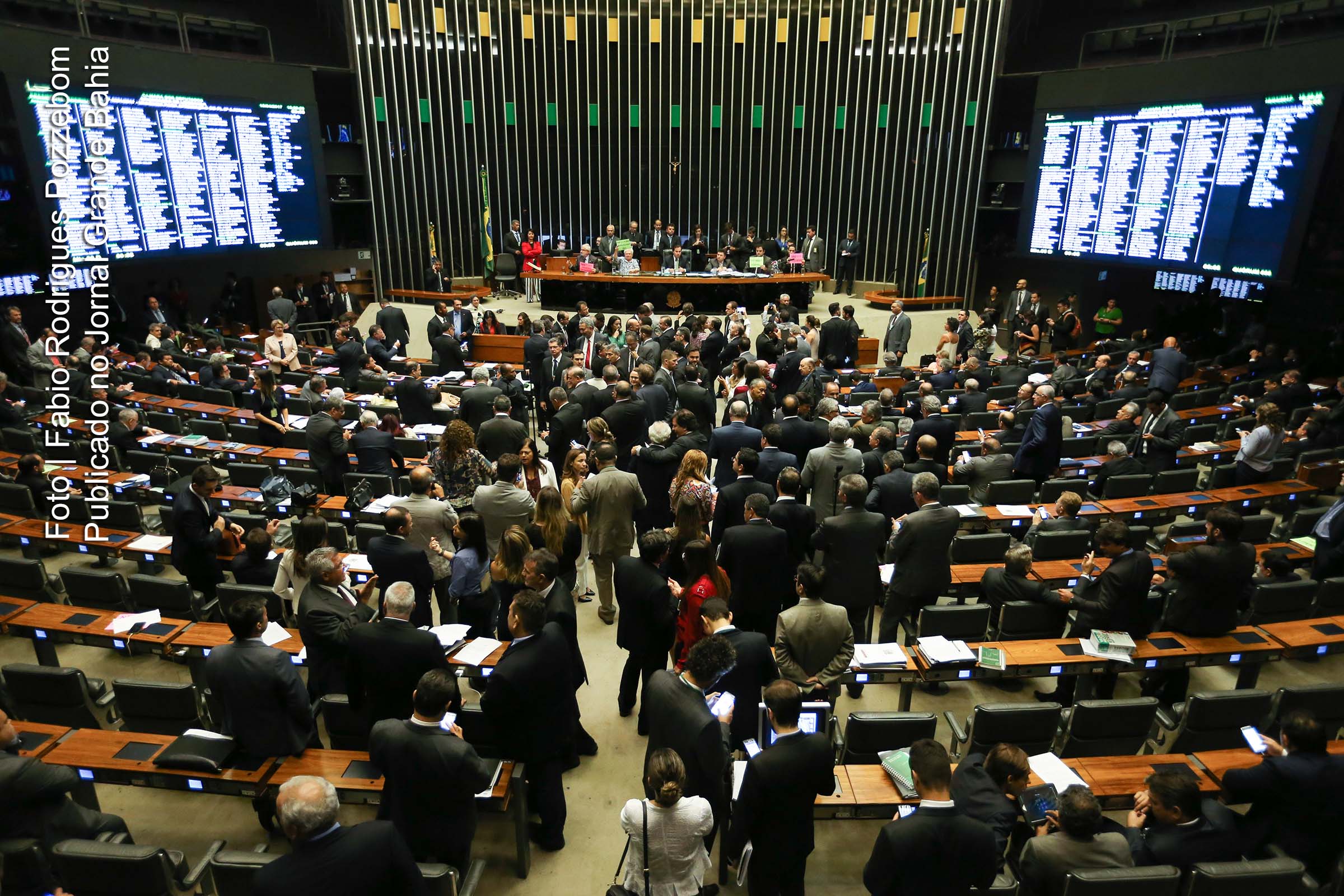 Plenário da Câmara dos Deputados rejeita o requerimento de urgência da proposta de reforma trabalhista.