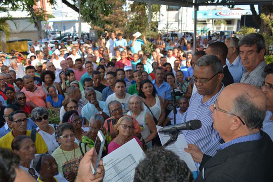 Prefeito José Ronaldo anuncia o primeiro pacote de obras da sua nova gestão.