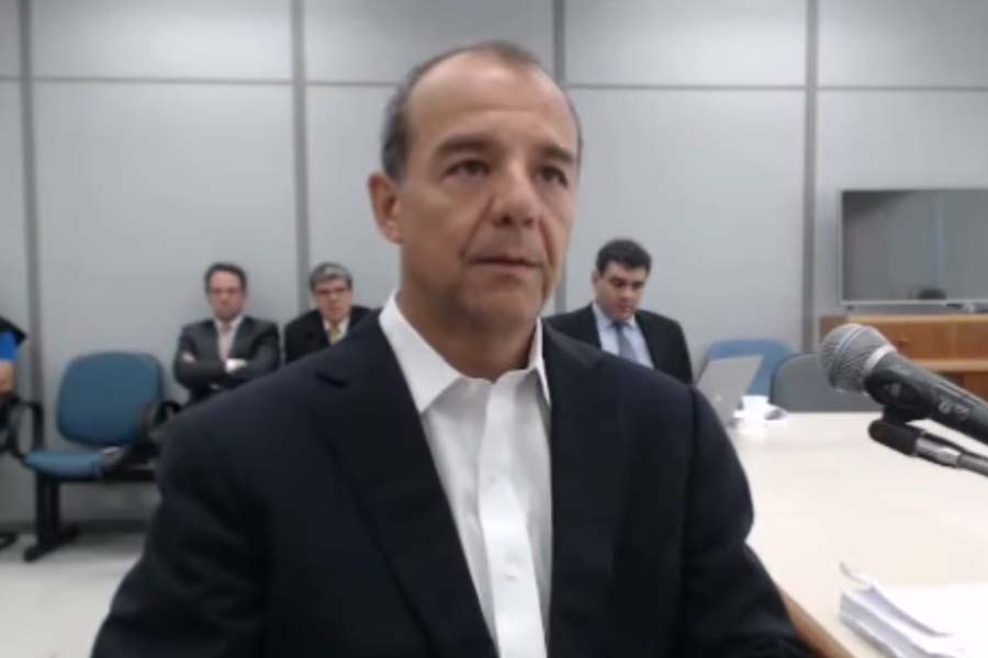 Ex-governador Sérgio Cabral responde por a processos judiciais por atos de corrupção.
