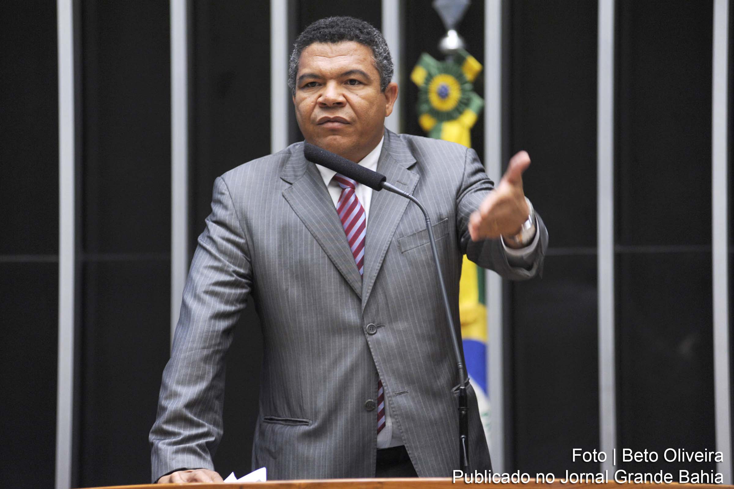 Estão usando o suor do trabalhador para pagar o golpe em cima de Dilma.