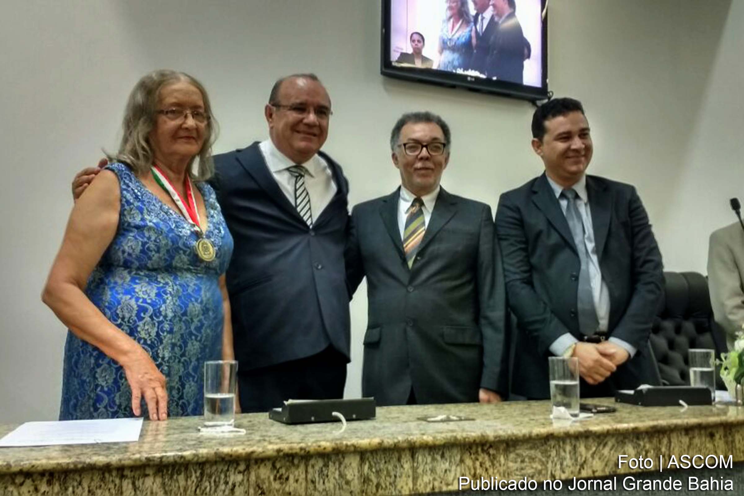 Antônia Velloso é homenageada com a Comenda Maria Quitéria.