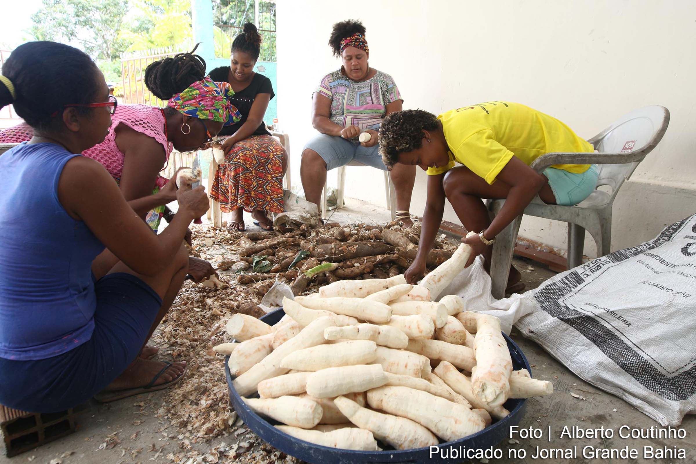 Edital impulsiona produção de farinha em comunidade quilombola.