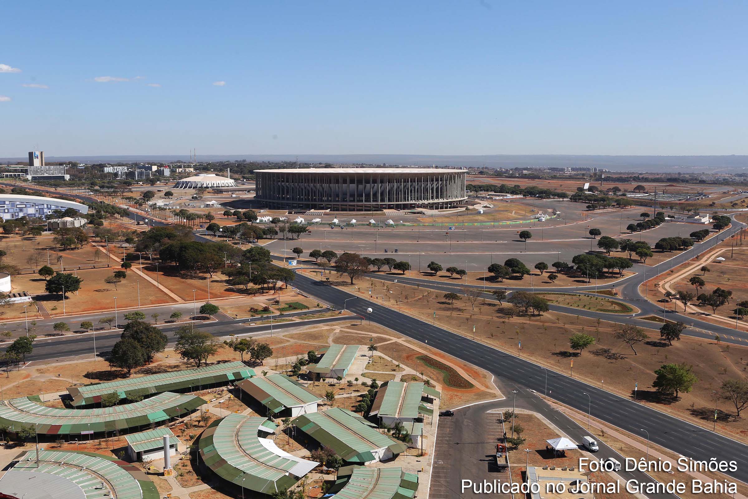 Estádio Mané Garrincha, em Brasília. Com base em delações de executivos da Andrade Gutierrez, Polícia Federal investiga desvios nas obras do Estádio Mané Garrincha, o palco mais caro da Copa do Mundo de 2014.